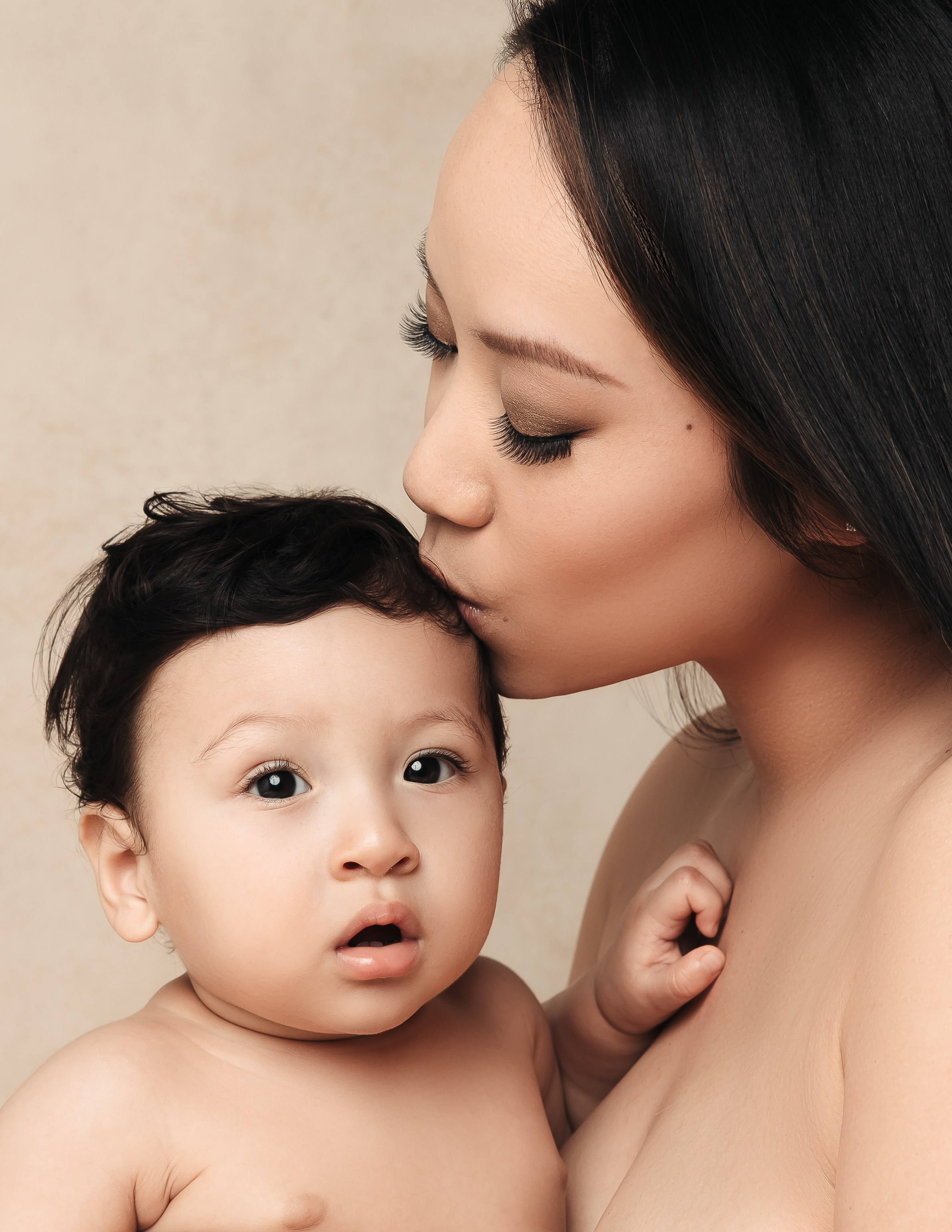 Los Angeles maternity, boudoir and family photographer