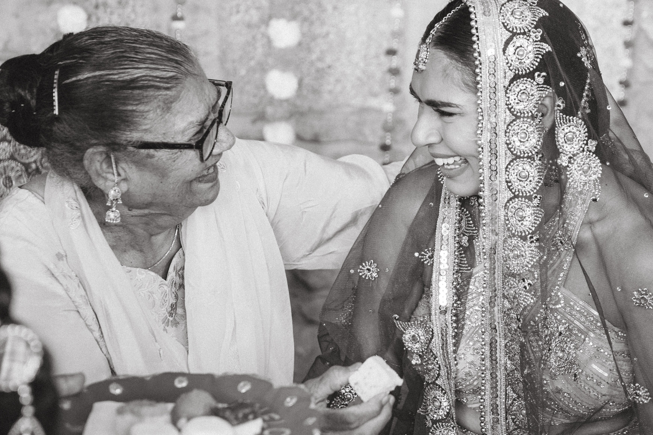 Patrik & Naomi. Monestir Sant Salvi. Paola wedding photographer / videographer in Barcelona