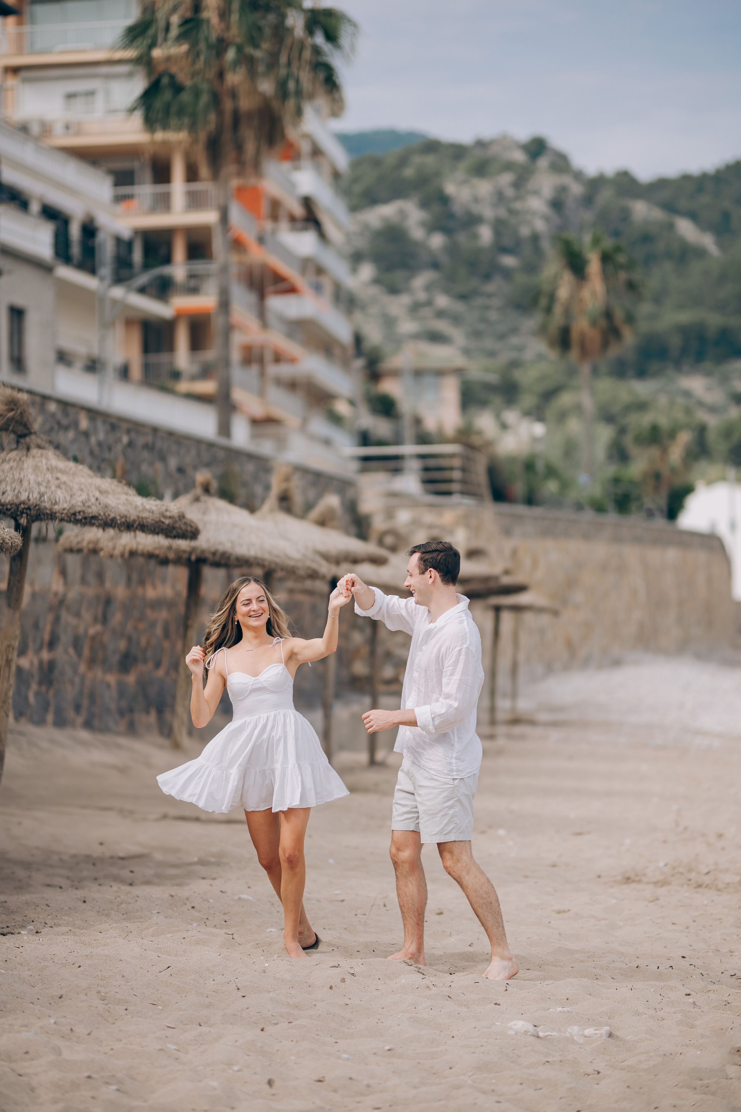 Relaxed Couple Session in Mallorca — Citrus Fields & Seaside. Фотограф у Пальма де Майорка