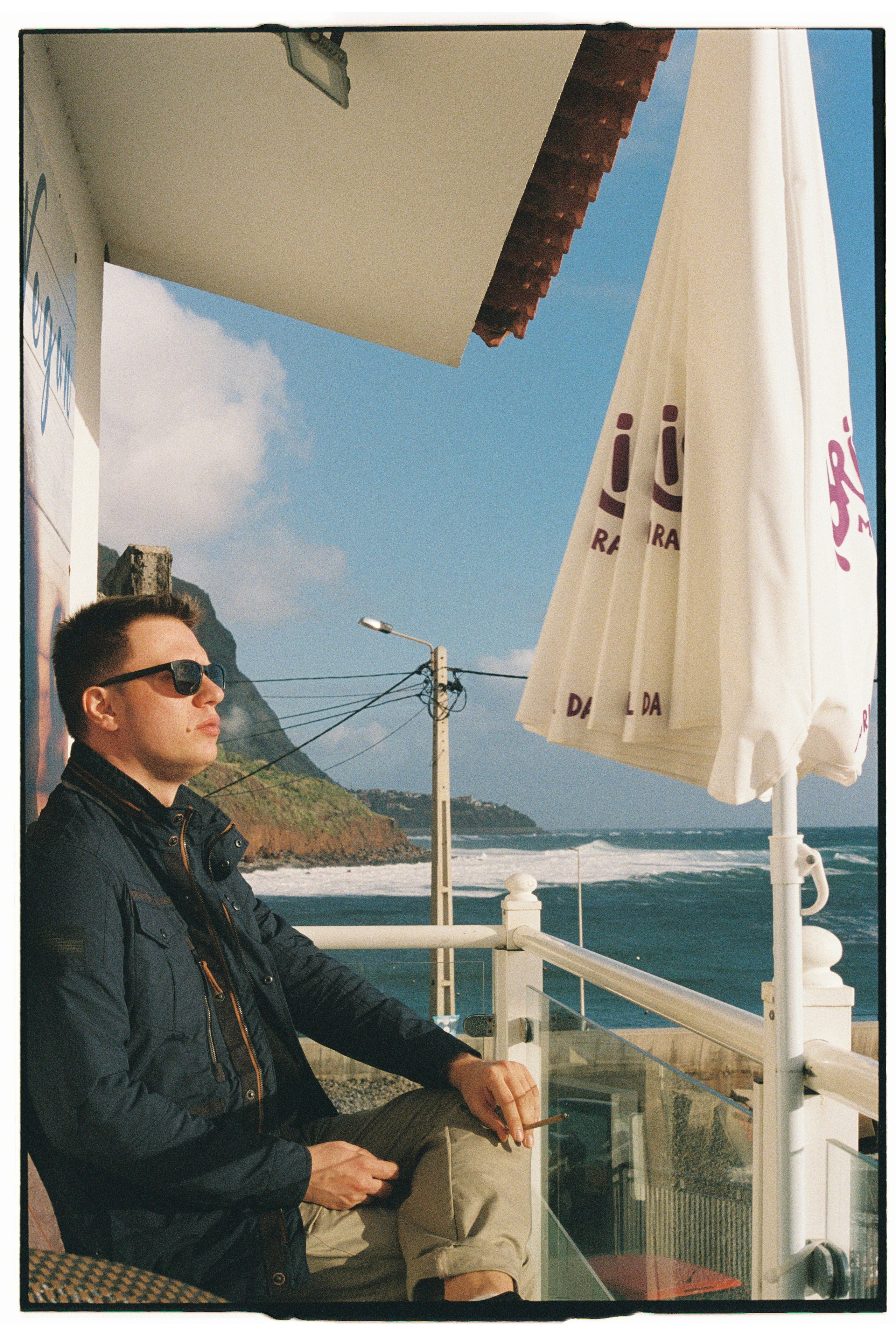Balcony with a view of the Atlantic. Portrait photographer in Madeira — Marina Shtukina