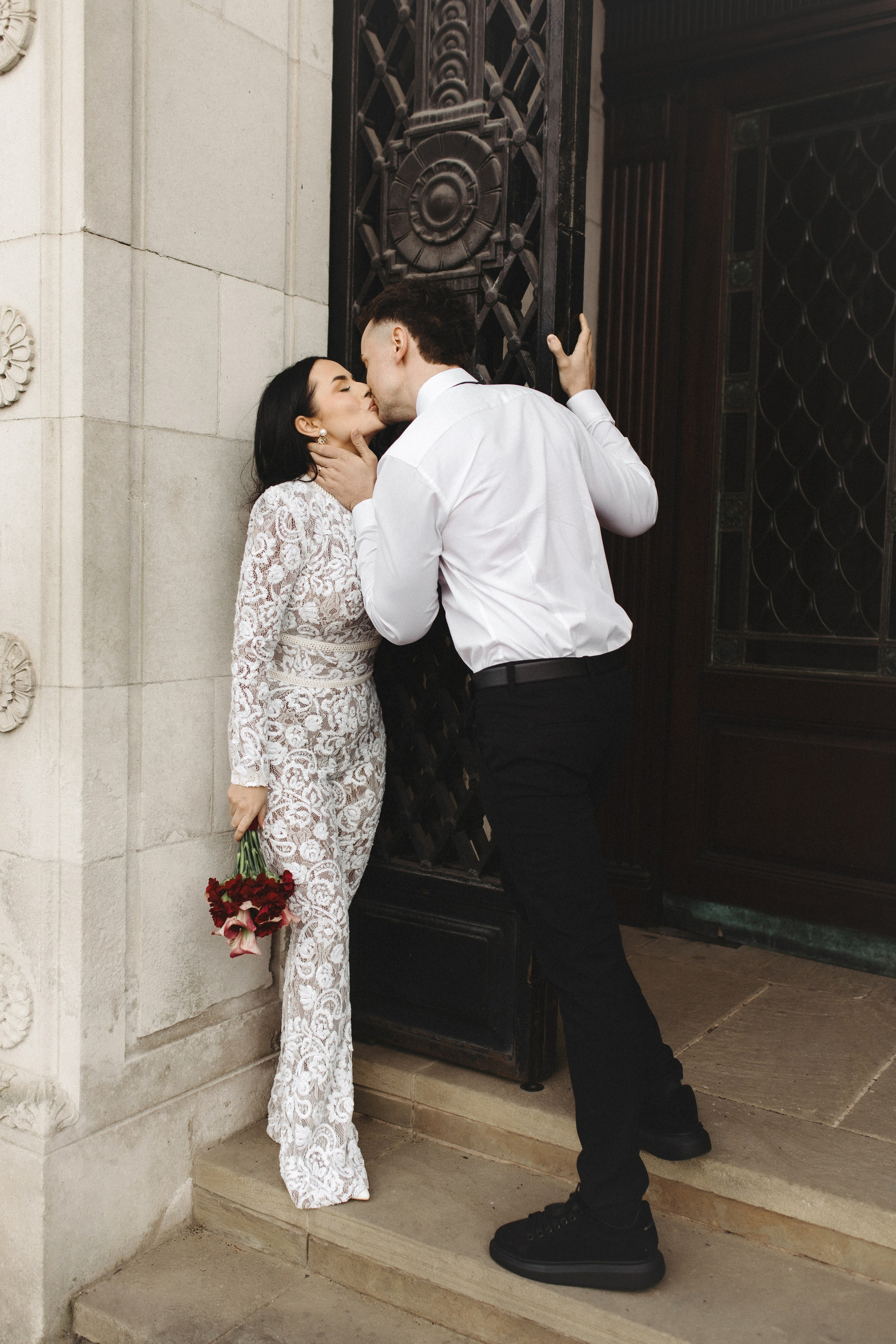 S&A. Wedding and Portrait Photographer Evie Moon