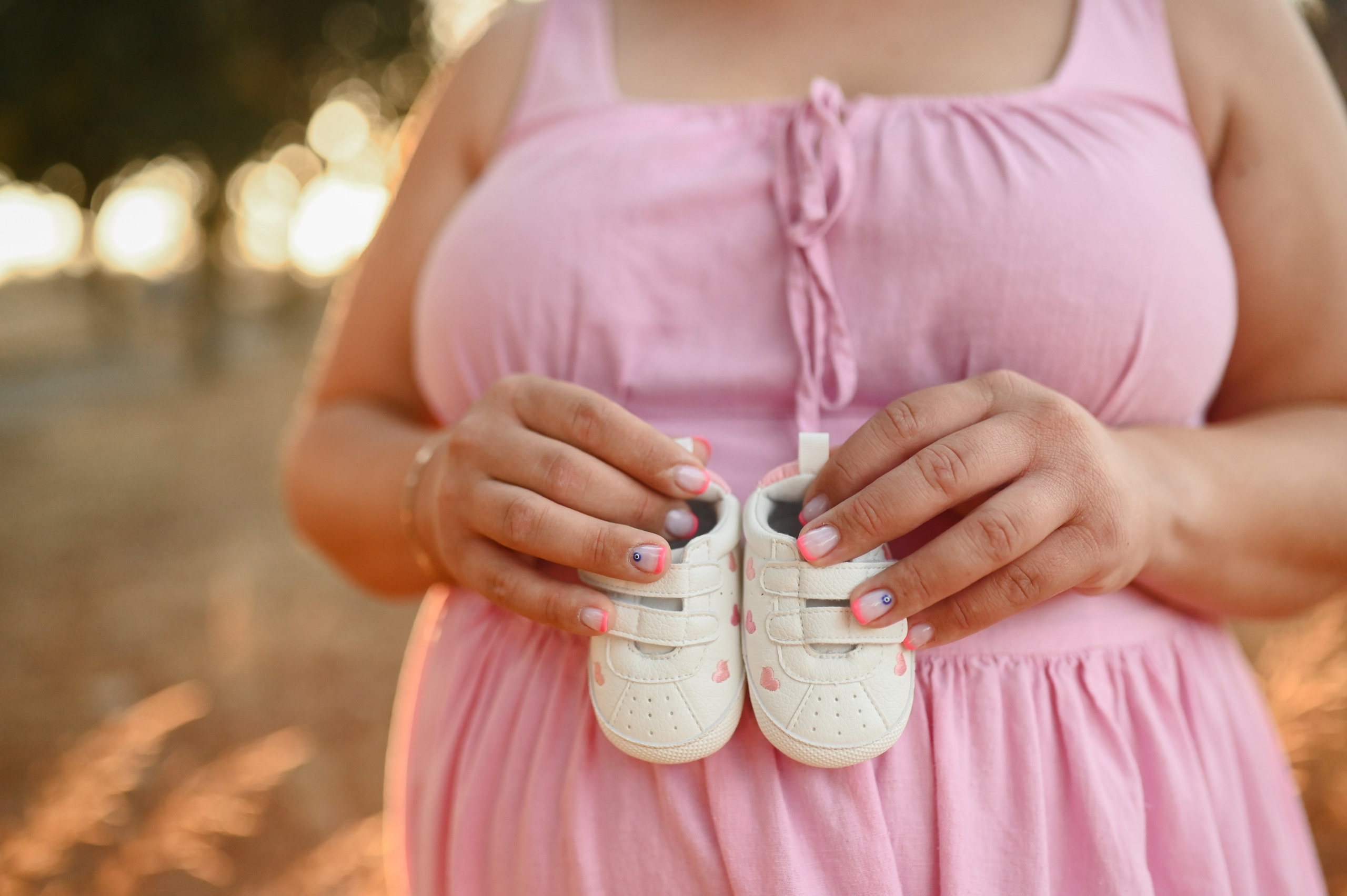 Φωτογράφιση εγκυμοσύνης στο Φιλέρημο Ρόδου – Μαγικές στιγμές μέσα στη φύση. WELCOME
