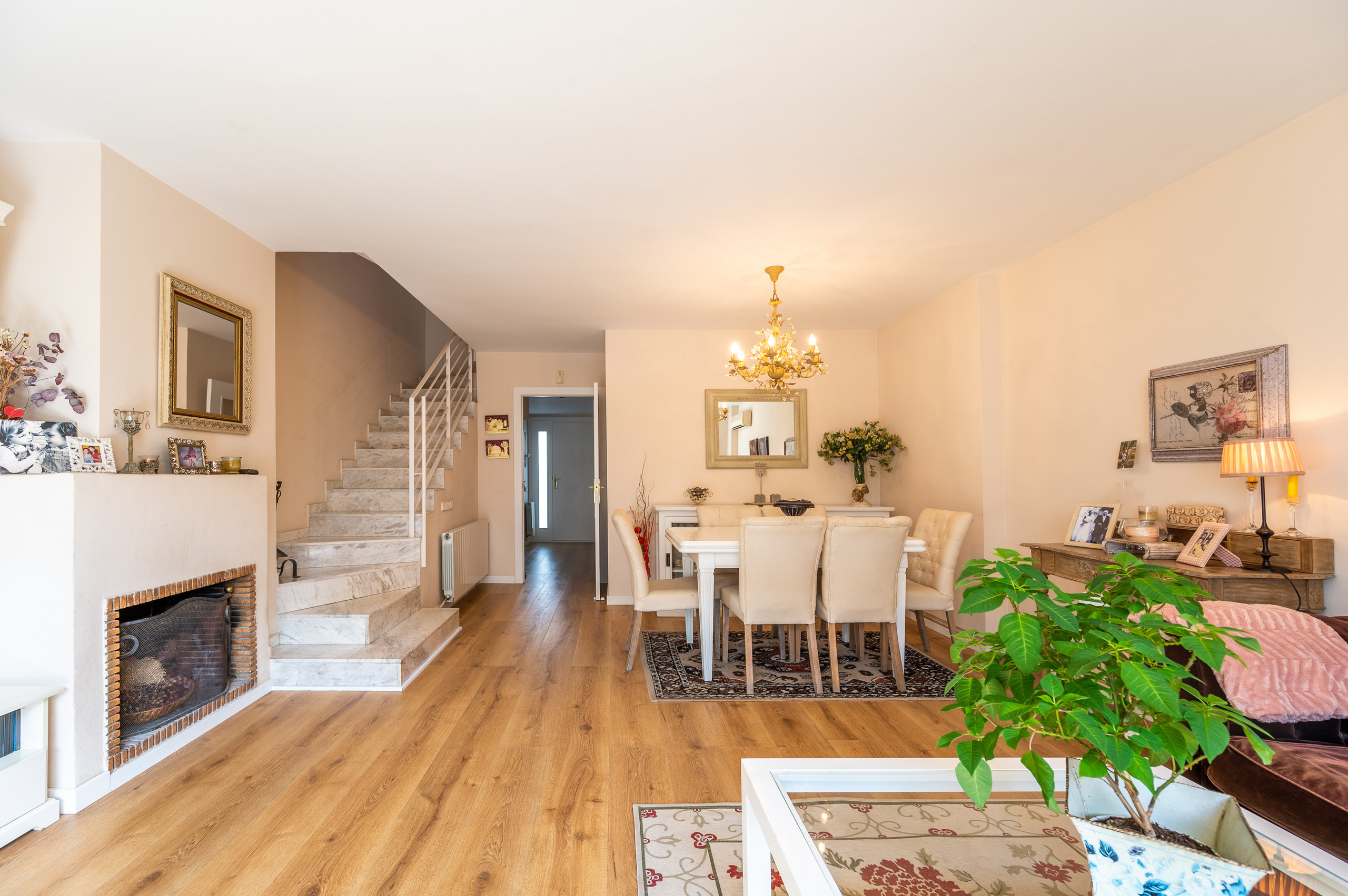 Interiores. Photographer, designer, contentmaker Ivan Batin