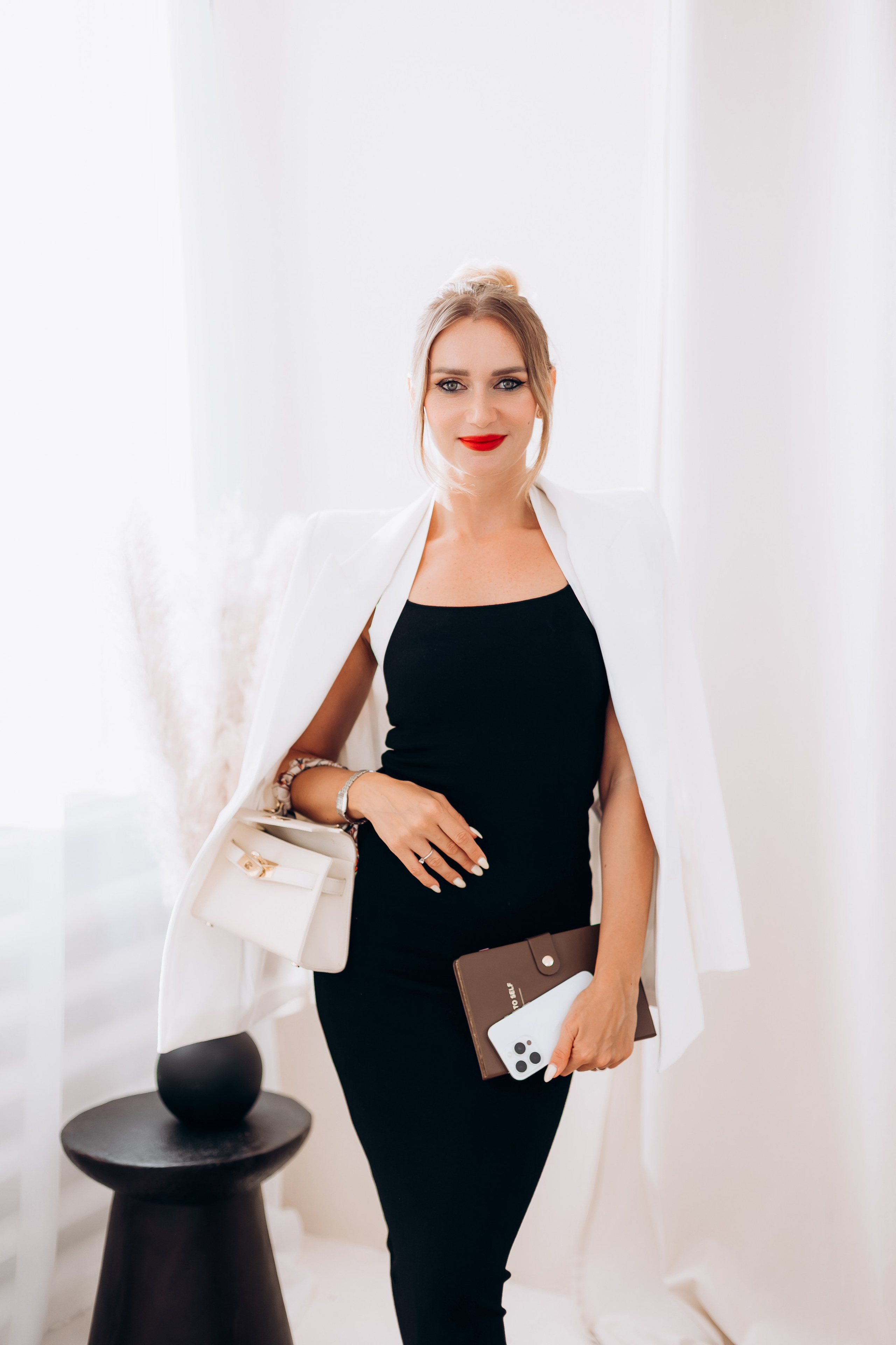 Anastasia (business portrait). Wedding and Family Photograph