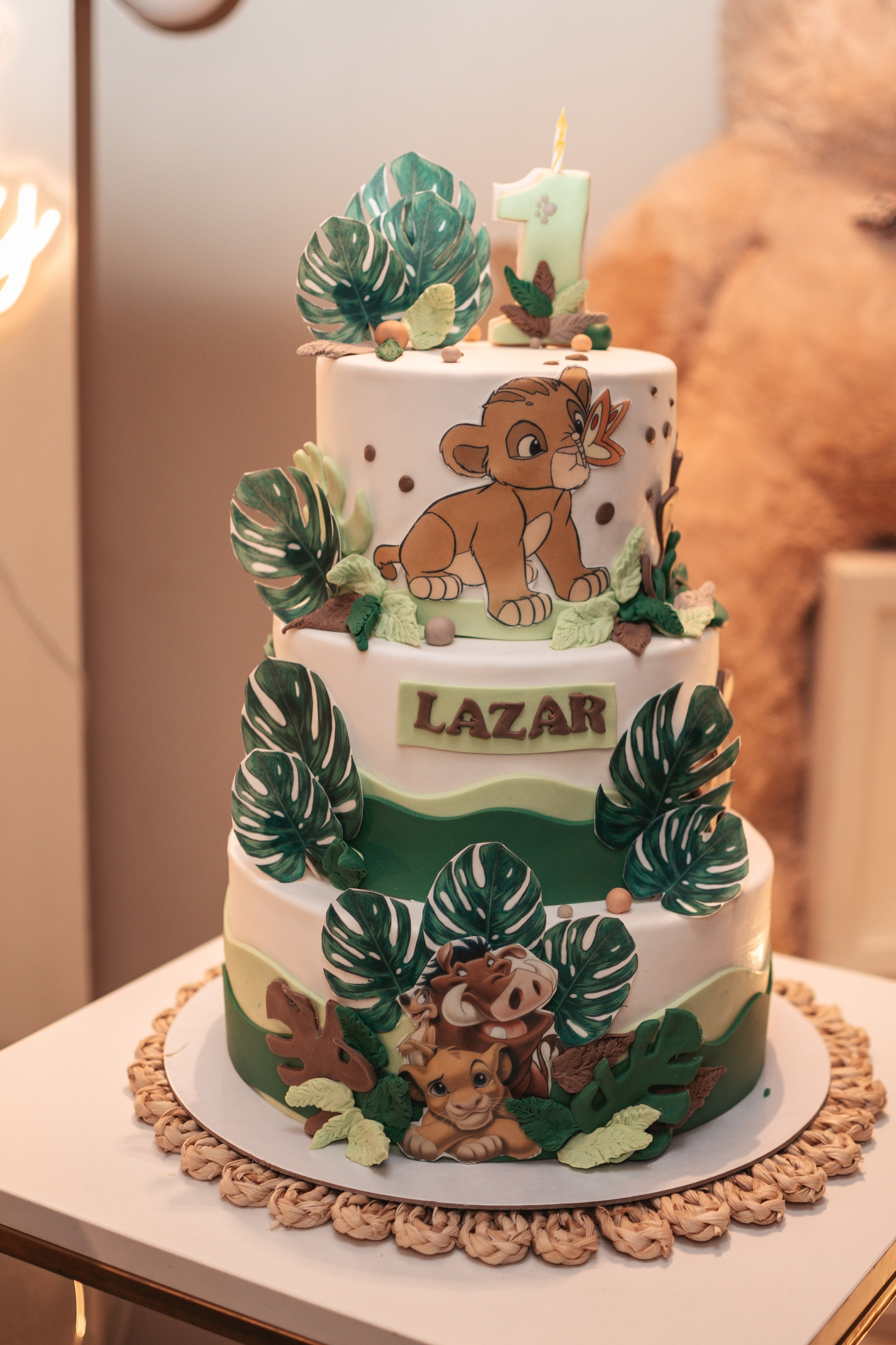 Lazar, krštenje i rođendan. BambinaaPhotography