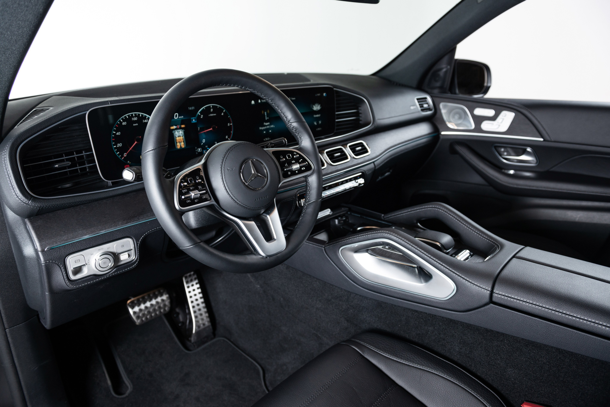 Автомобильная фотосъемка Mercedes GLS в студии. FOTÓGRAFO MÉXICO QUINTANA ROO