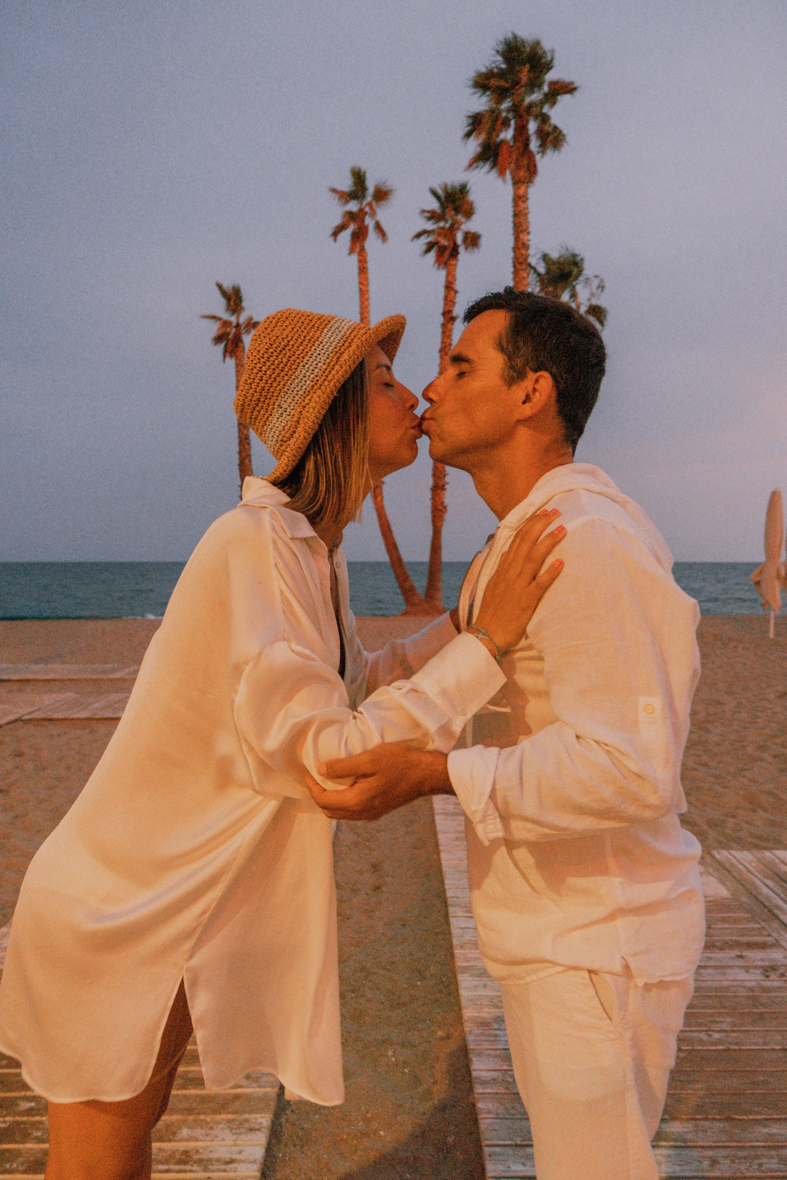 Sesión embarazo en la playa. Fotografía profesional en Calafell - Elena Medvedeva