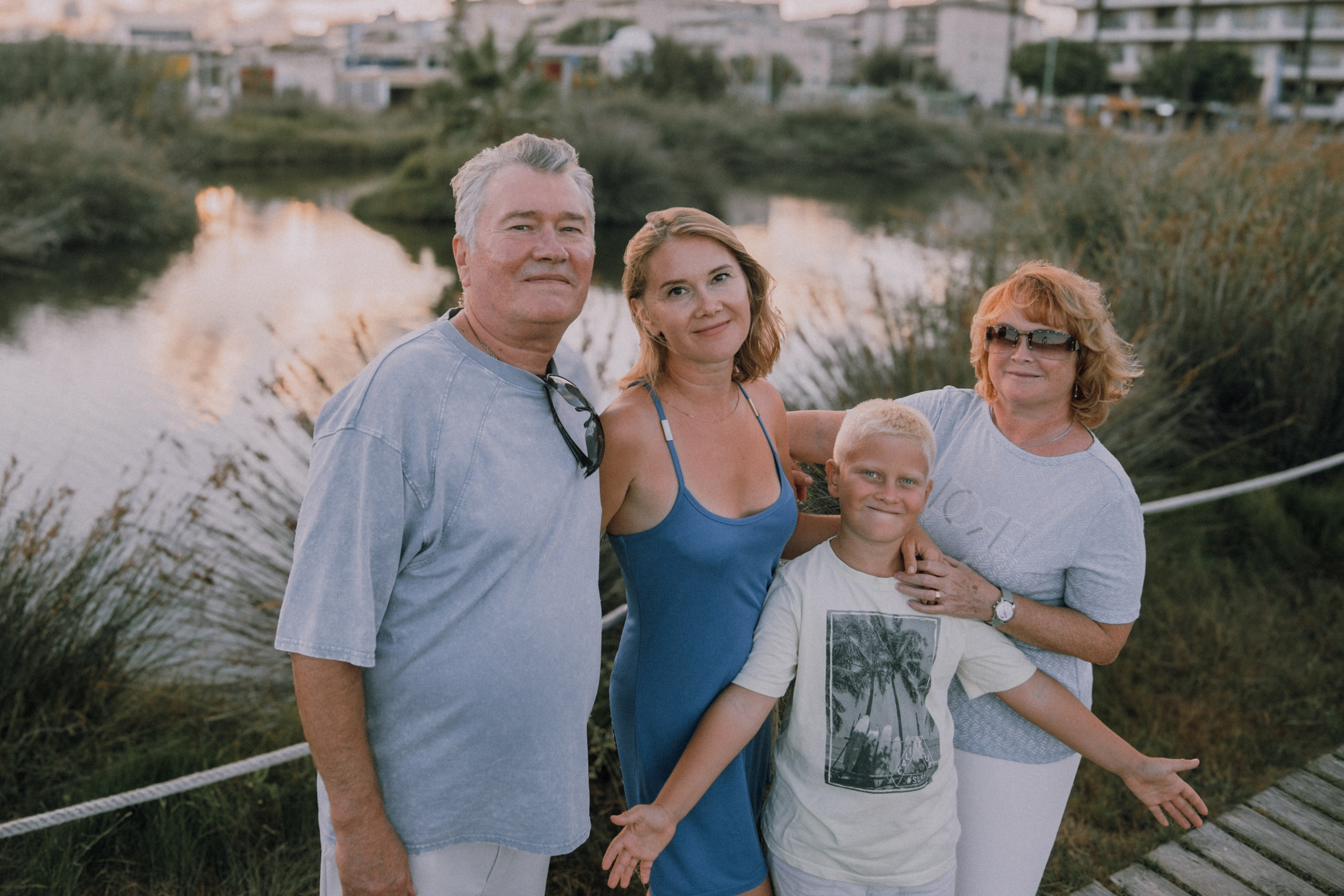 Sesión familiar en la playa. Fotografía profesional en Calafell - Elena Medvedeva