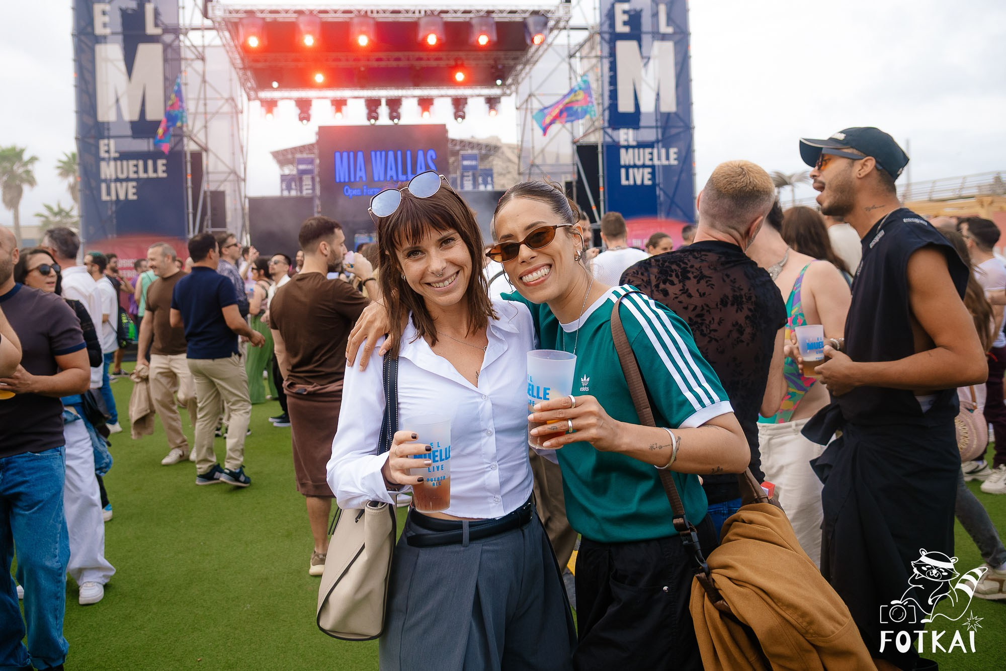 Cariña La Fiesta 2.0 — Fotos del evento en El Muelle Live, Alicante, 2026 | FOTKAI