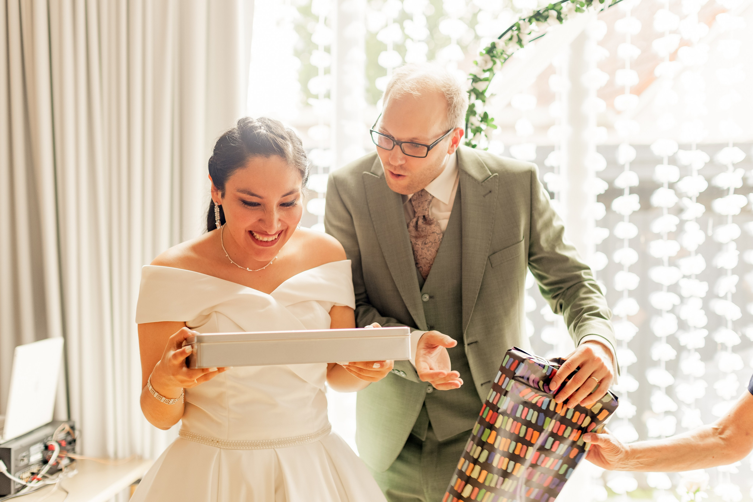 Hochzeitsfotografie im Schloss Ahrensburg | Zeitlose Eleganz in Schleswig-Holsteins Gärten. Hochzeitsfotograf und Hochzeitsvideograf aus Hamburg | Roka21Film