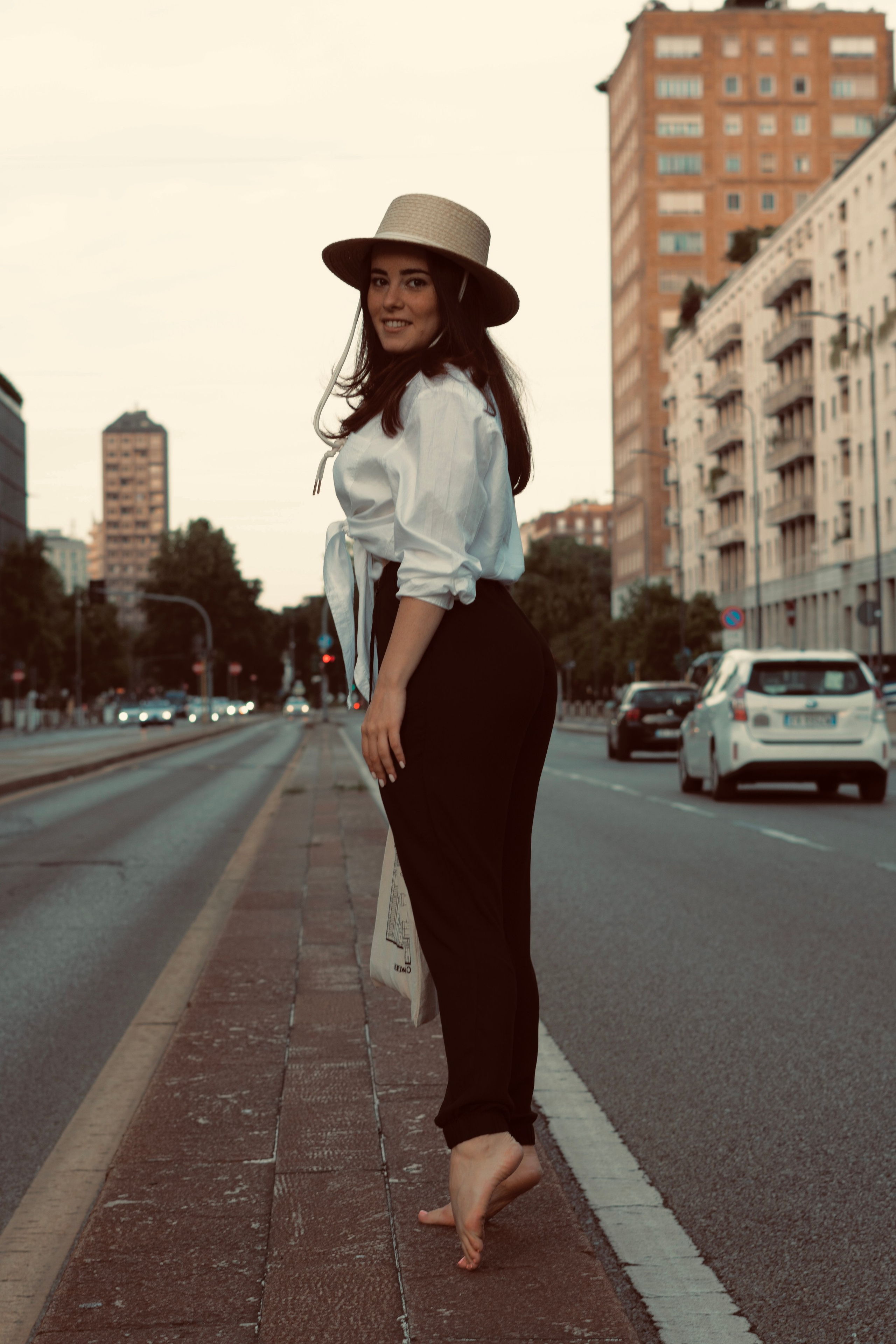 Milano all’alba. Albina Sokhova | Fotografa in Italia: Ritratti, Famiglie, Matrimoni e Branding