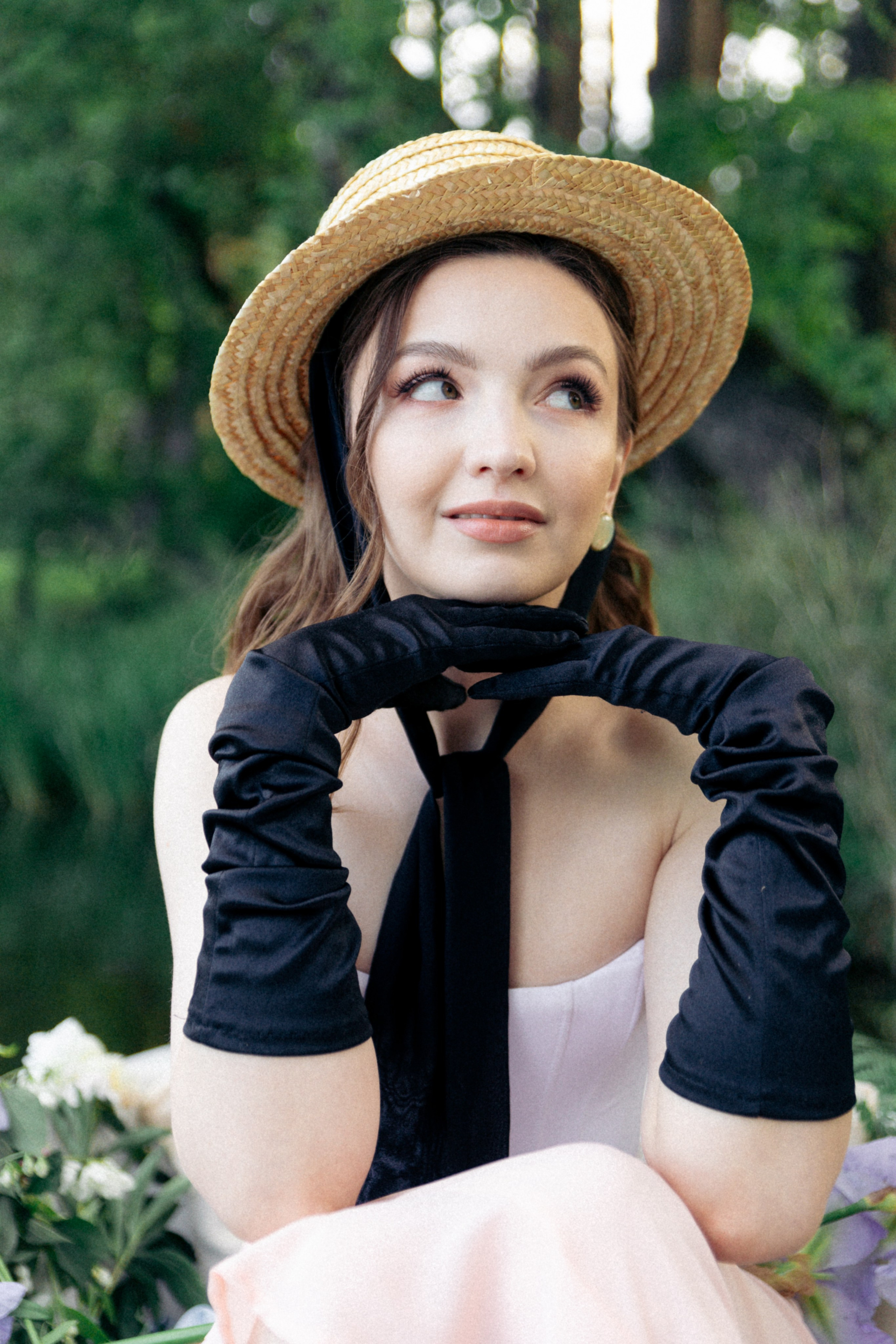 Boat & flowers. Photographer Anna Curly | Weddings and Events in Dubai