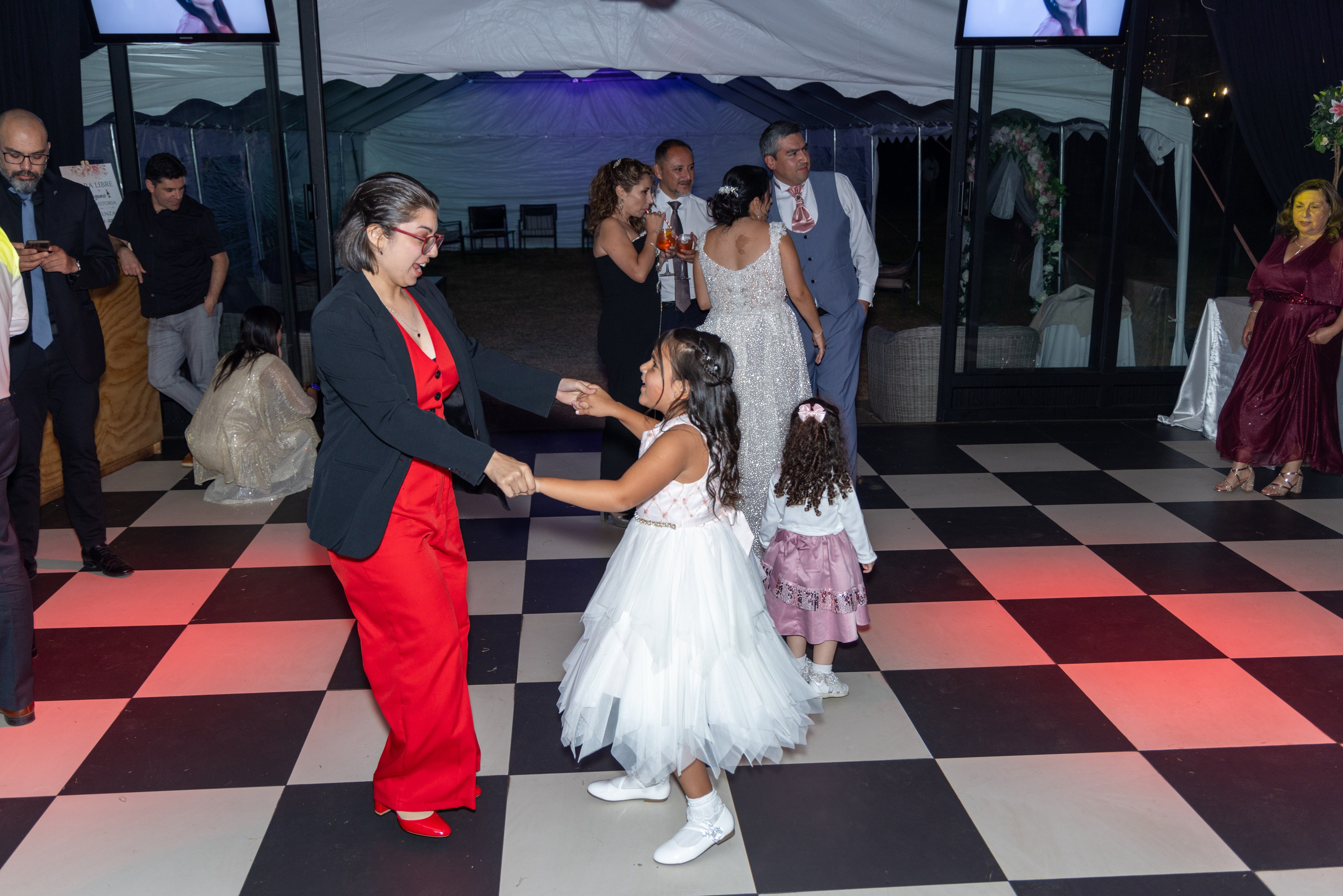 Katherin y Daniel. Dinka & Emilio - El arte de preservar lo que no se repite