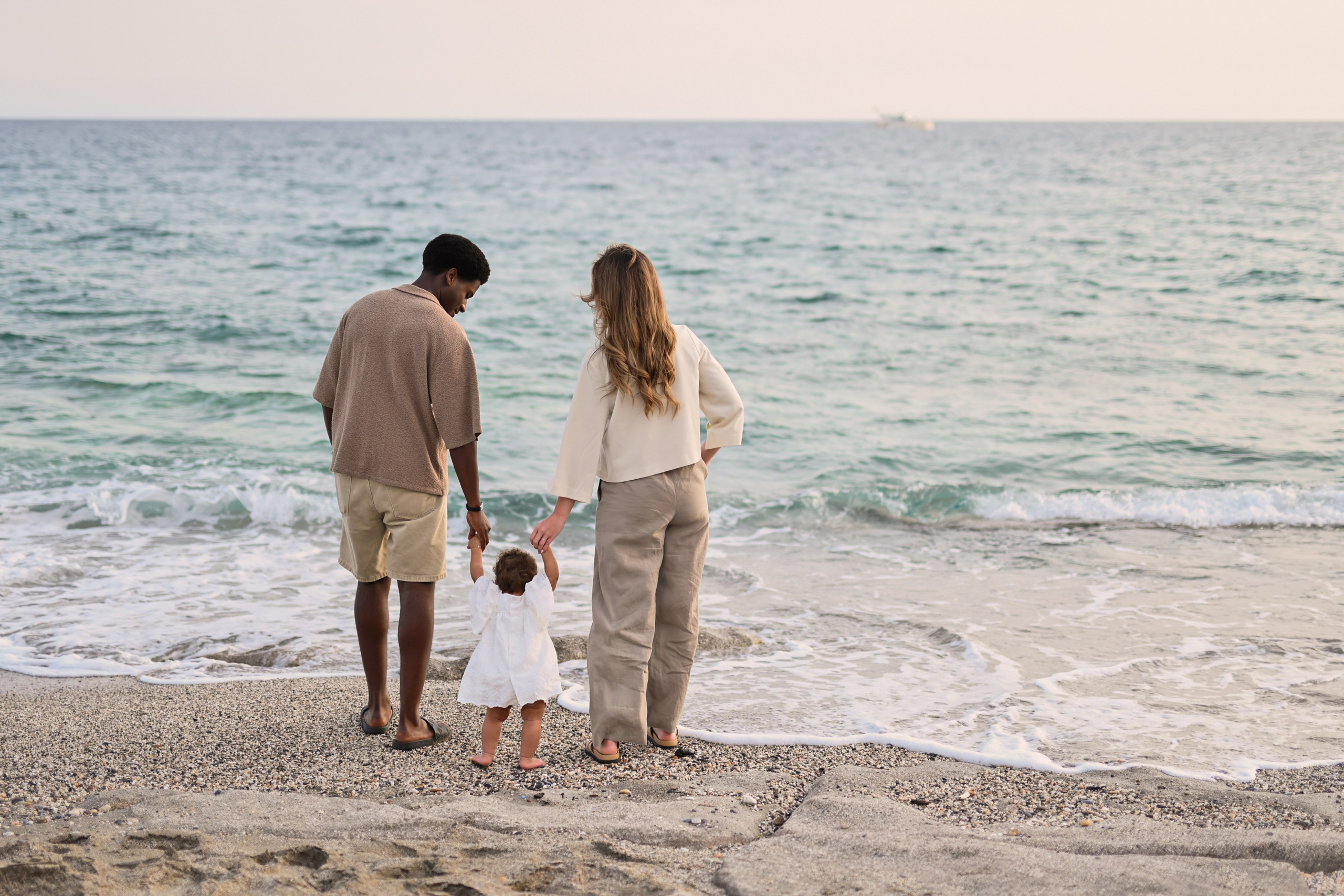 Семейная съемка на пляже Улаш. Фотограф в Алании (Аланье), Сиде, Манавгате. Турция