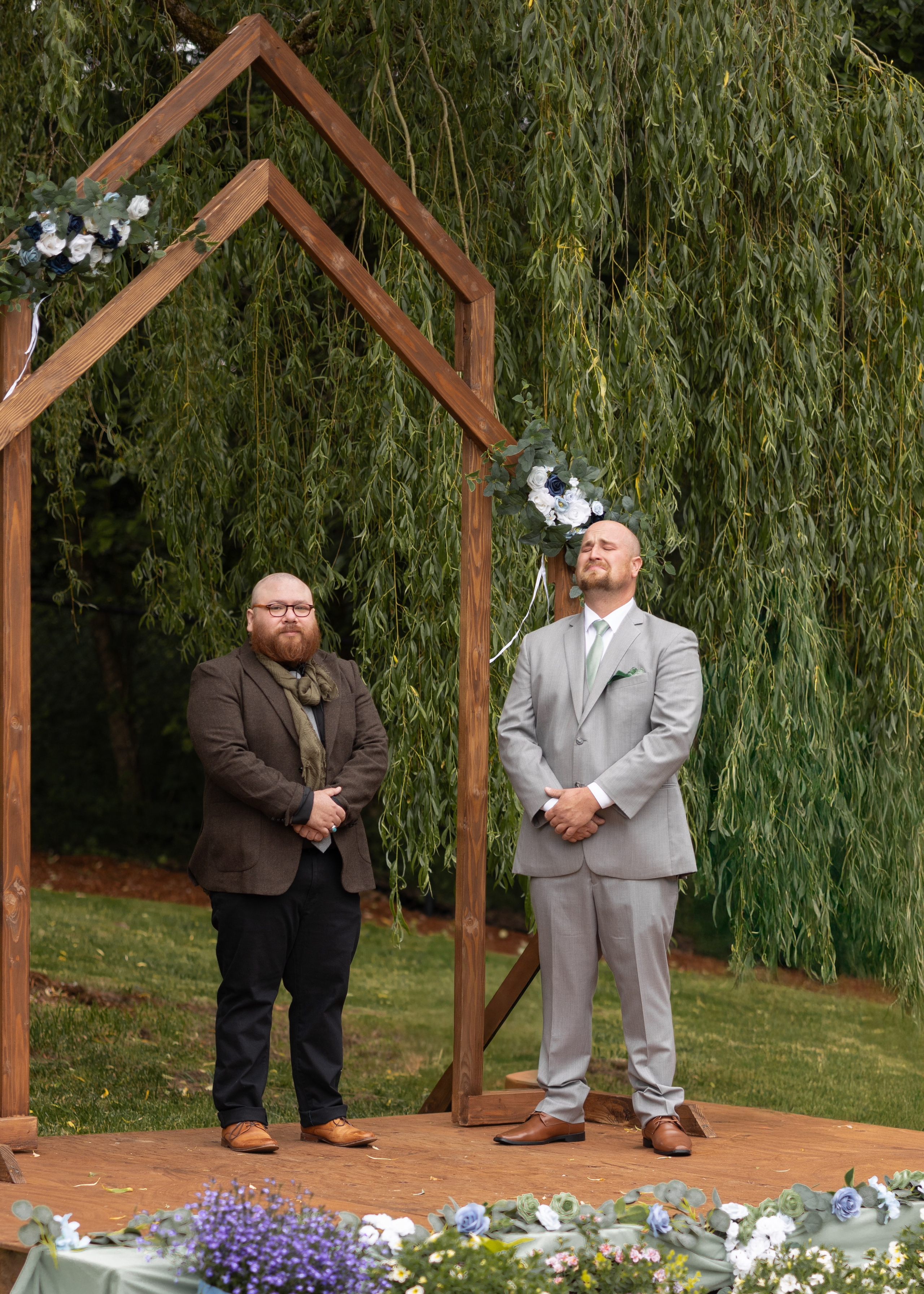 Backyard Wedding. Family and Wedding photographer