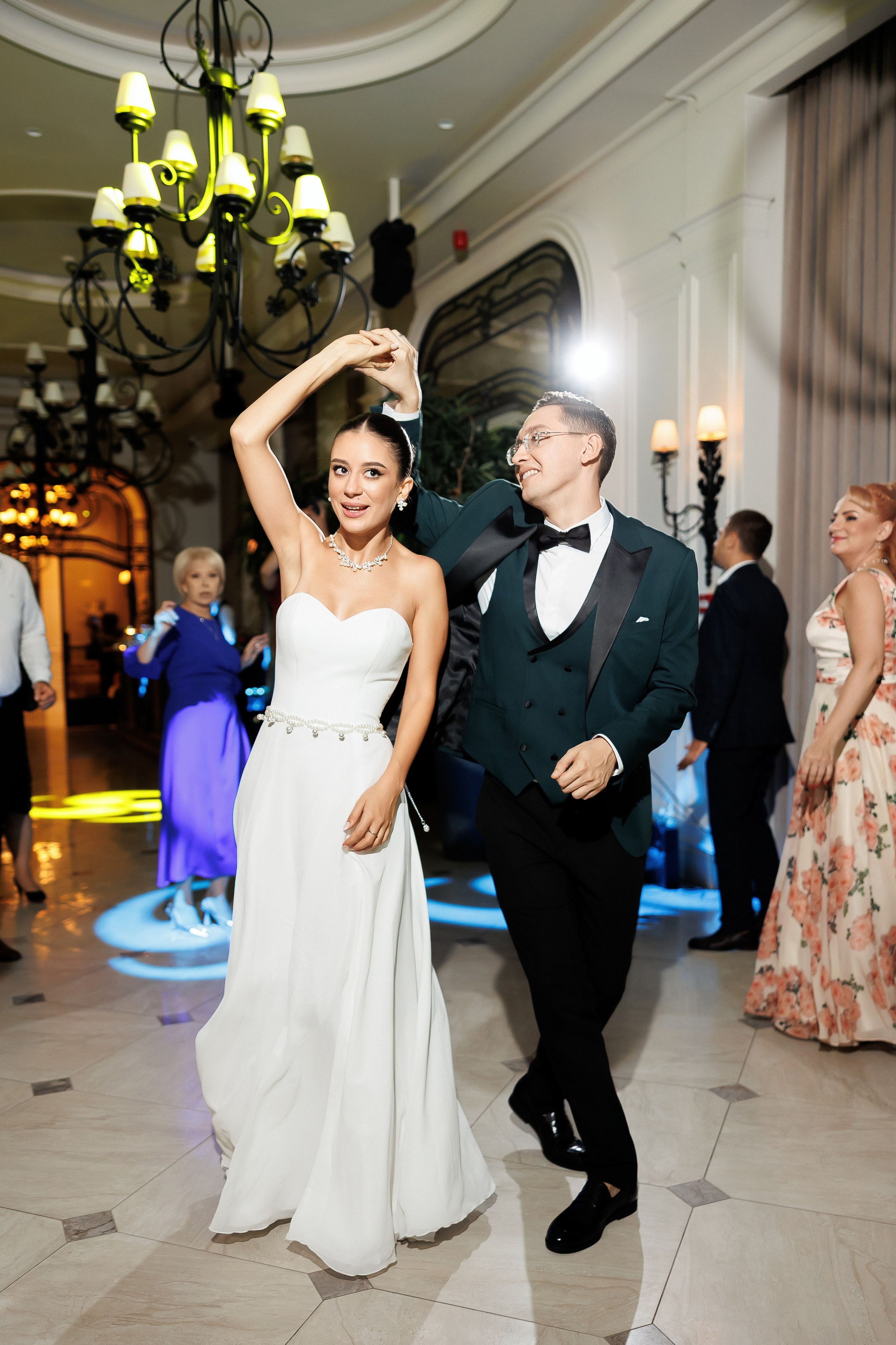 Serghei & Erica — Queen Residence. Servicii Foto și Video 067188353