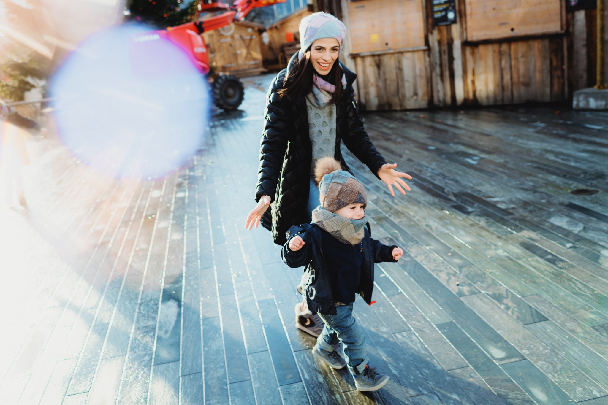 SABINA, NEBOJSA, PHILIPP AND KEMRAN | CHRISTMAS FAMILY PHOTOSHOOT | ZÜRICH. HOME