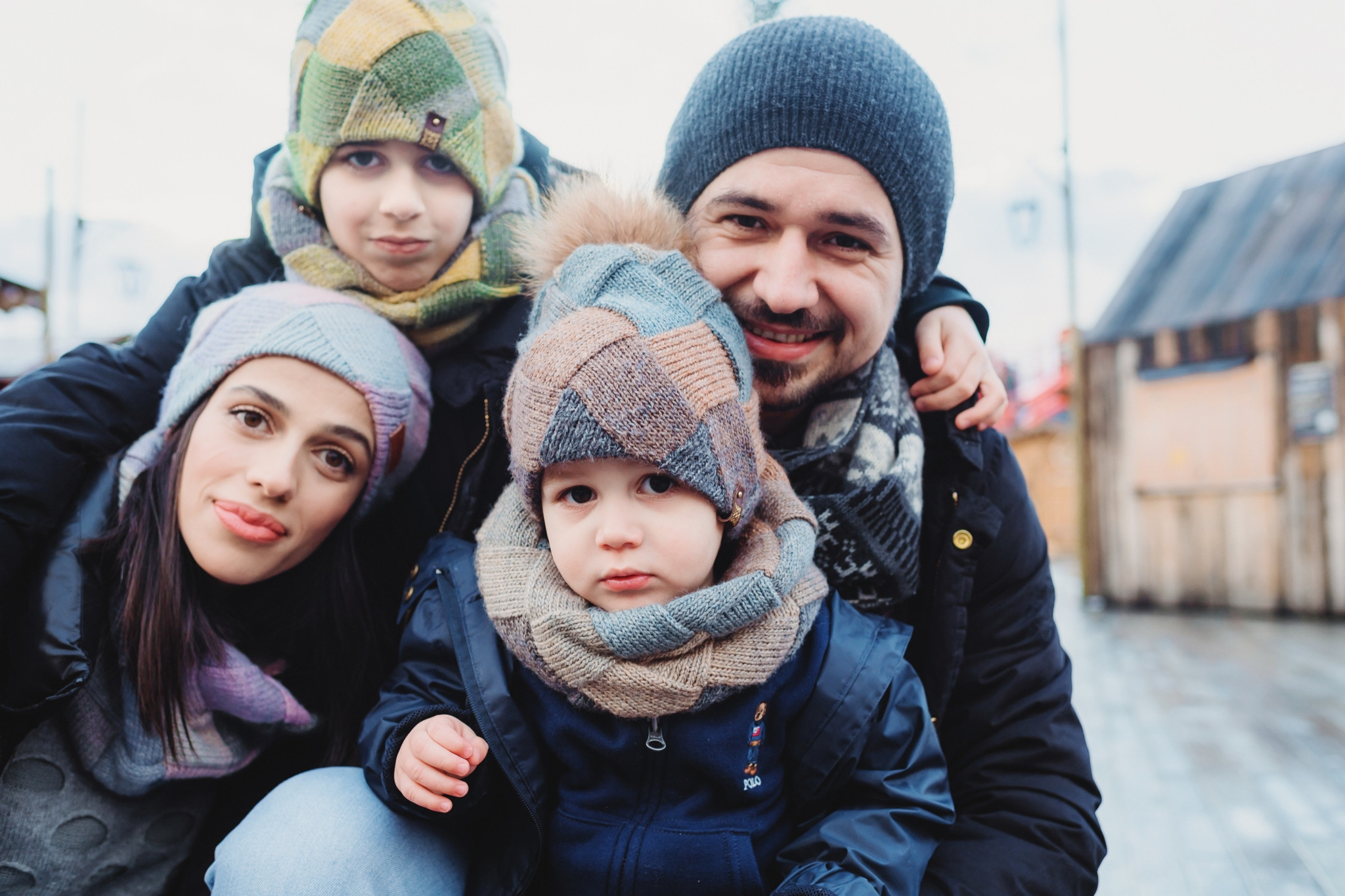 SABINA, NEBOJSA, PHILIPP AND KEMRAN | CHRISTMAS FAMILY PHOTOSHOOT | ZÜRICH. HOME