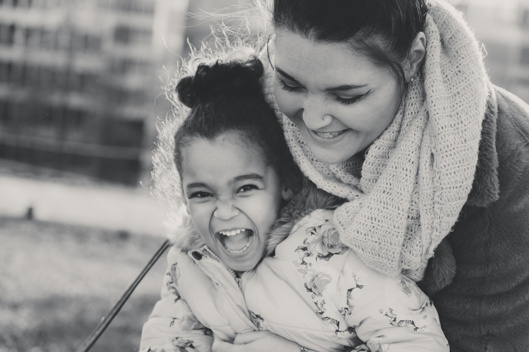 JESSICA AND MIA | FAMILY PHOTOSHOOT | ZÜRICH. HOME