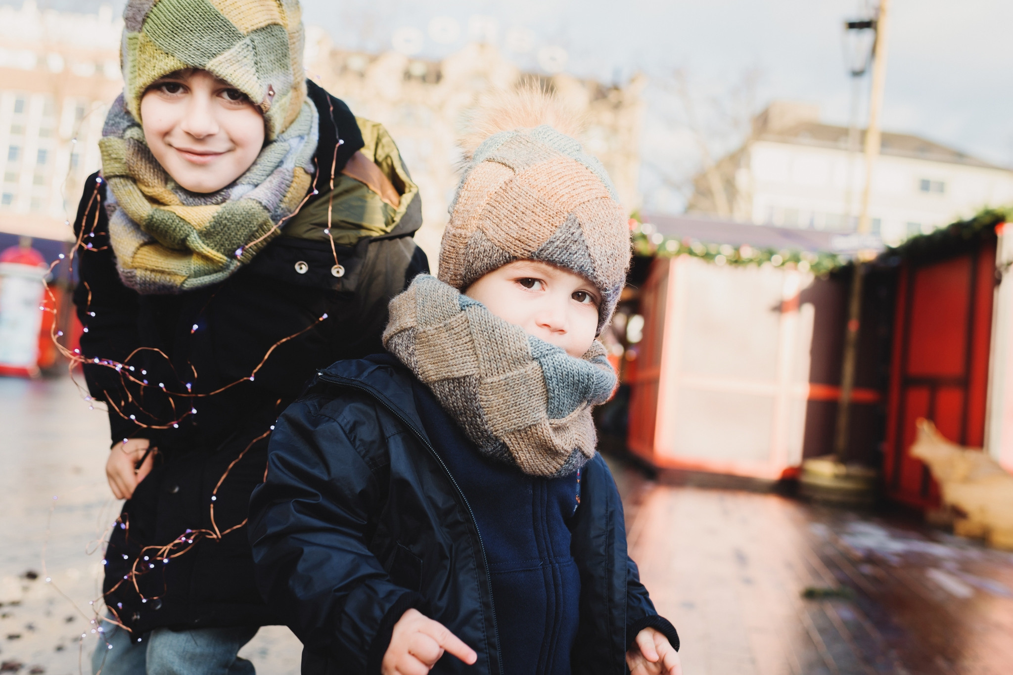SABINA, NEBOJSA, PHILIPP AND KEMRAN | CHRISTMAS FAMILY PHOTOSHOOT | ZÜRICH. HOME