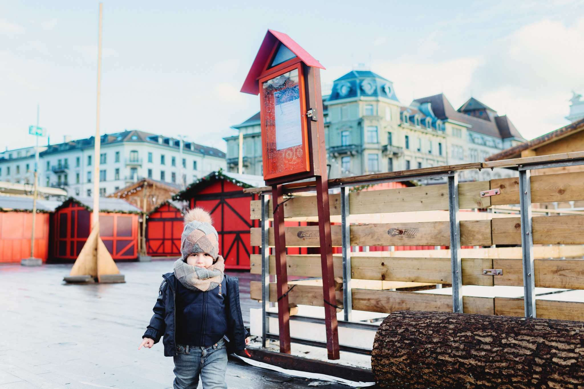 SABINA, NEBOJSA, PHILIPP AND KEMRAN | CHRISTMAS FAMILY PHOTOSHOOT | ZÜRICH. HOME