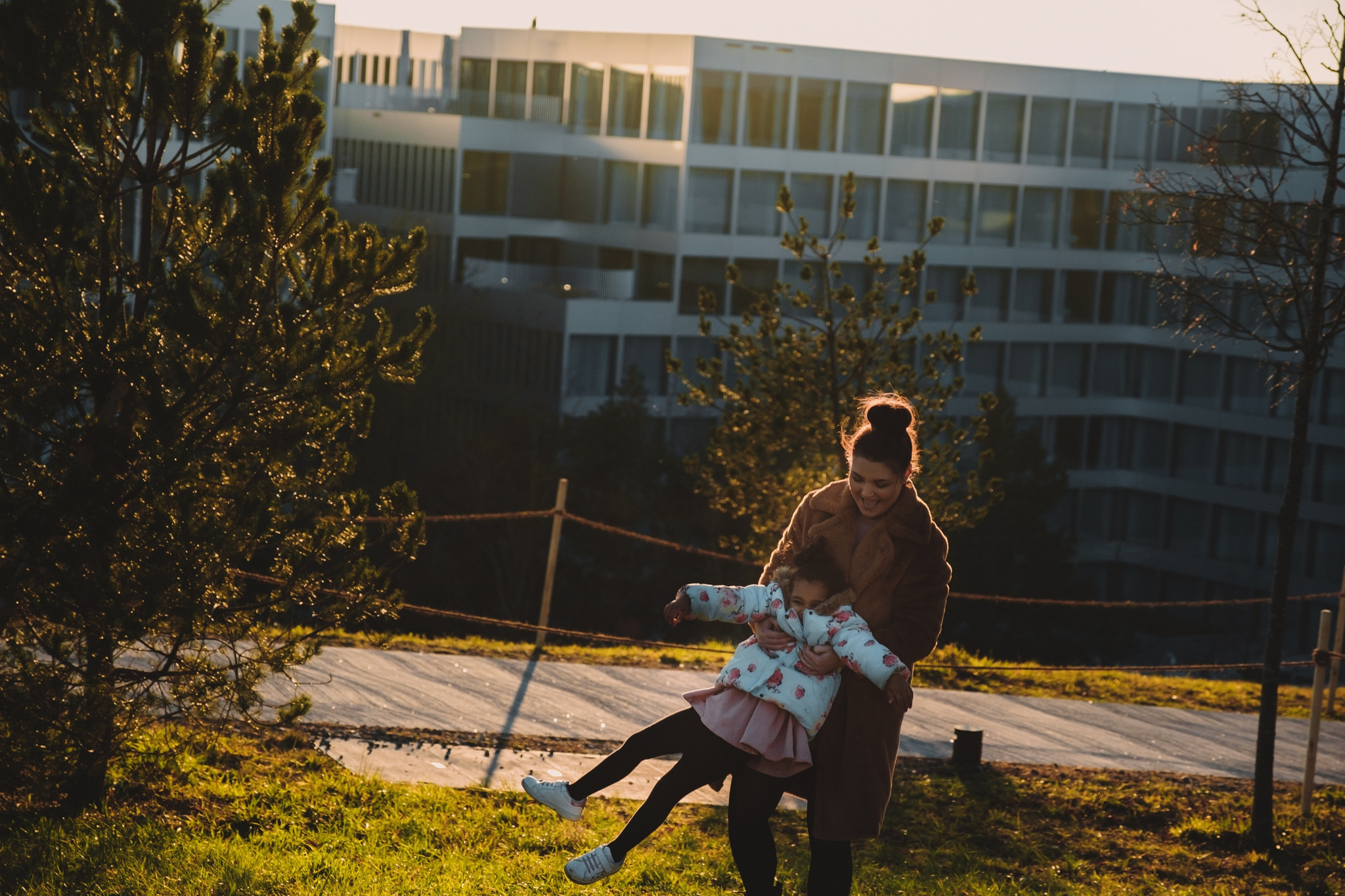 JESSICA AND MIA | FAMILY PHOTOSHOOT | ZÜRICH. HOME