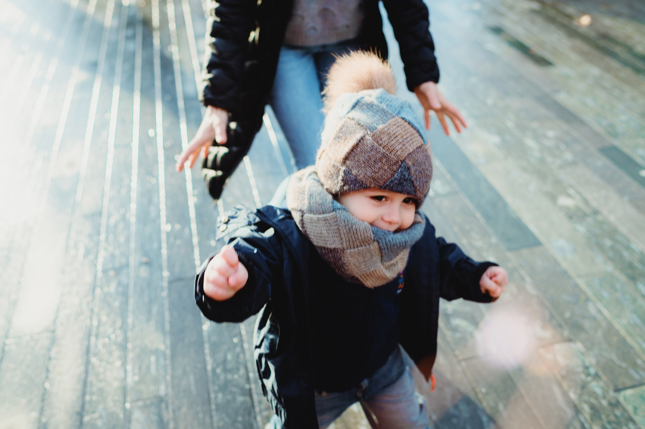 SABINA, NEBOJSA, PHILIPP AND KEMRAN | CHRISTMAS FAMILY PHOTOSHOOT | ZÜRICH. HOME