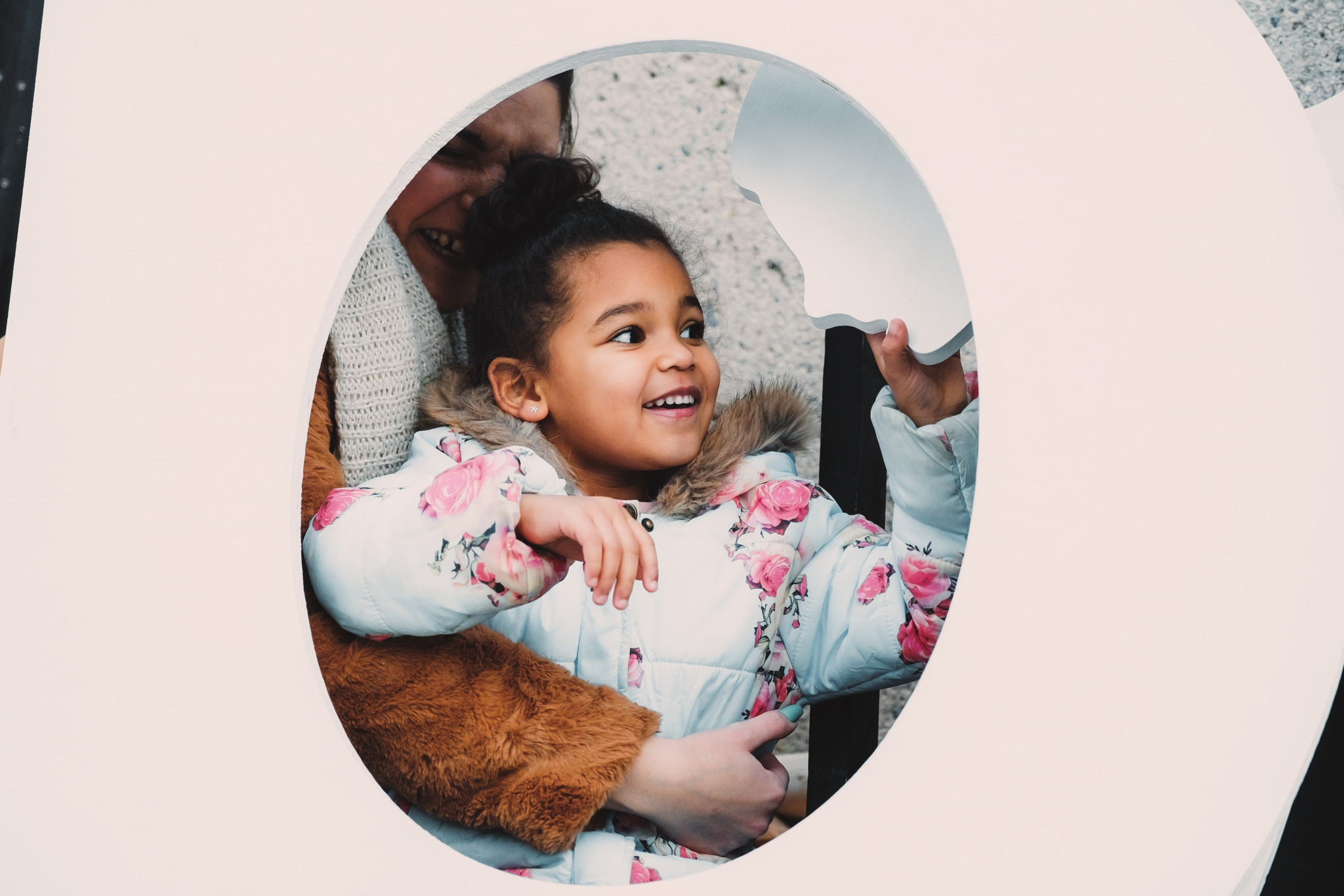 JESSICA AND MIA | FAMILY PHOTOSHOOT | ZÜRICH. HOME