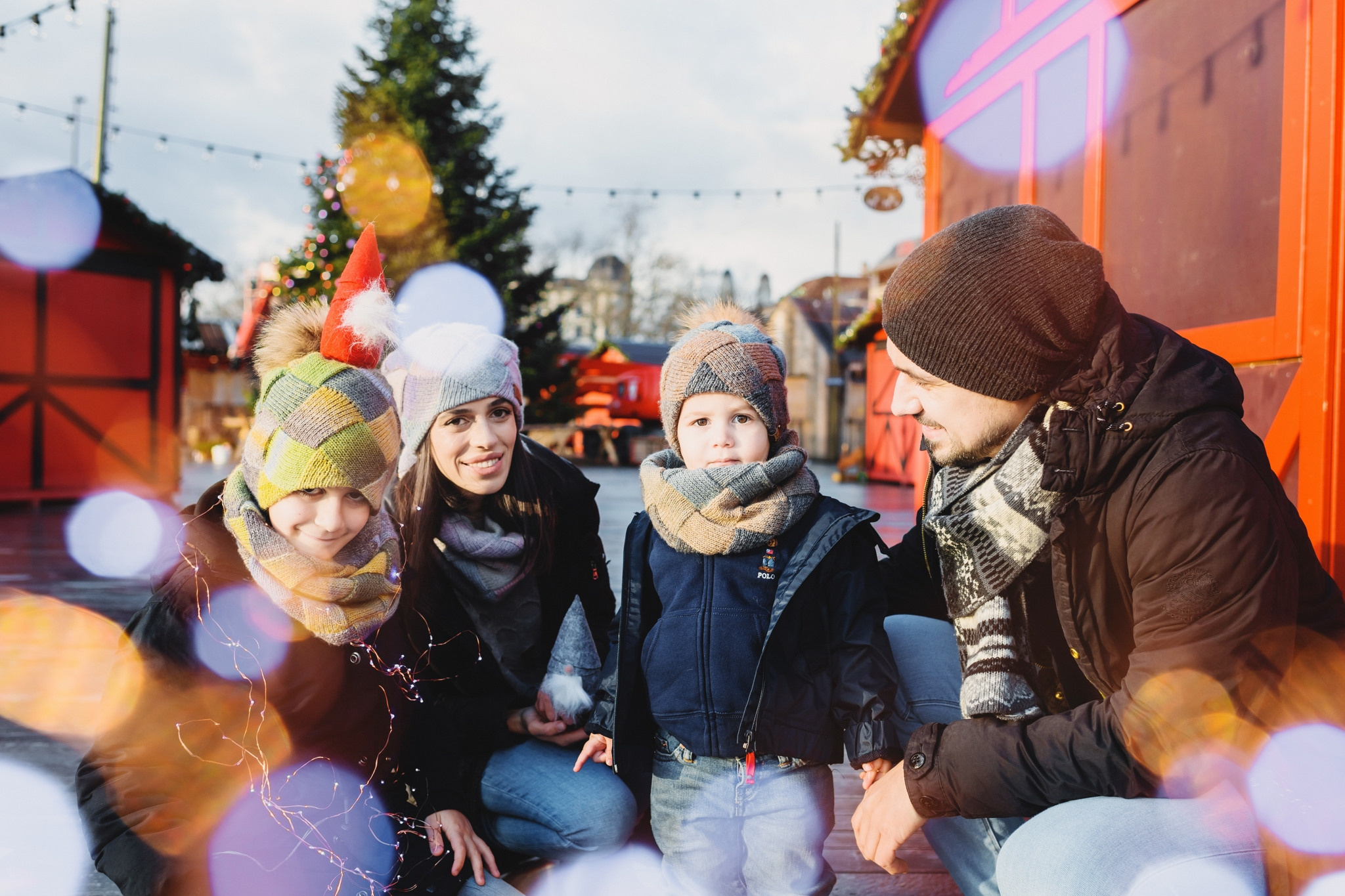 SABINA, NEBOJSA, PHILIPP AND KEMRAN | CHRISTMAS FAMILY PHOTOSHOOT | ZÜRICH. HOME