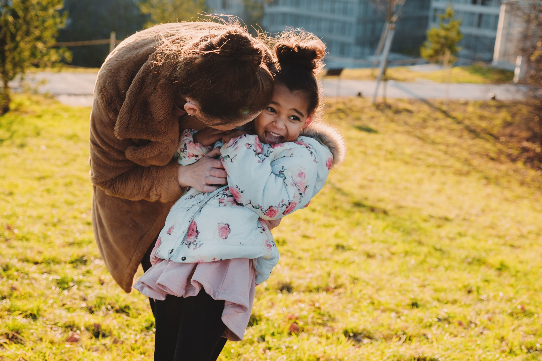 JESSICA AND MIA | FAMILY PHOTOSHOOT | ZÜRICH. HOME