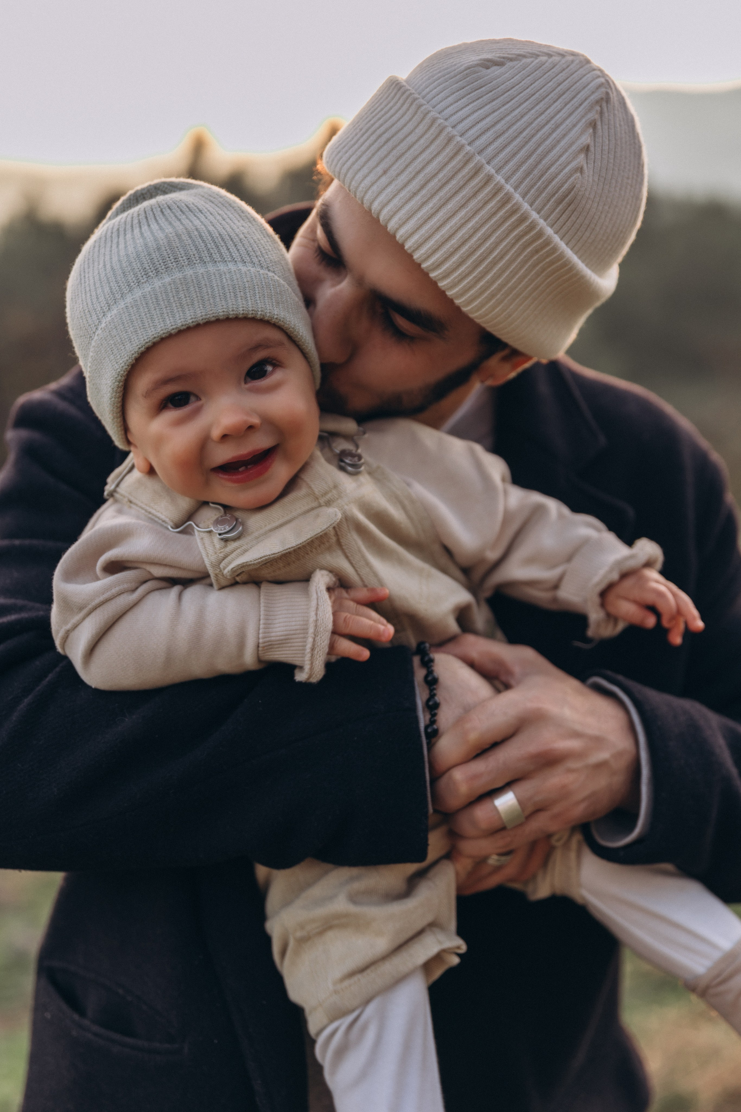 Sesión familiar con caballos en la montaña — Naturaleza y ternura. Photographer in Santiago, Chile Anna Almazova