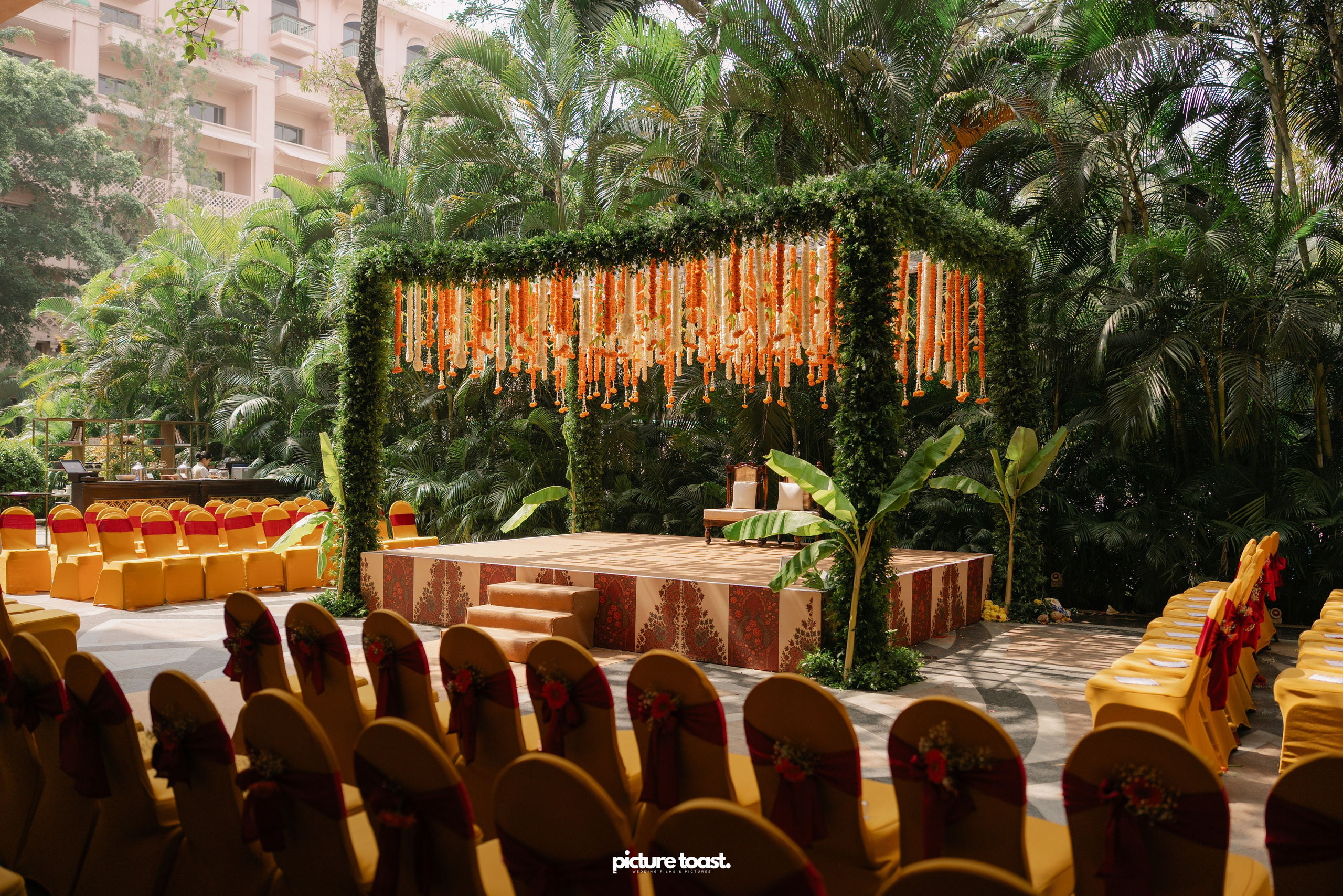 South Indian Wedding Ft. Aashna & Rajiv. Fine art Wedding Photographers in India & Canada