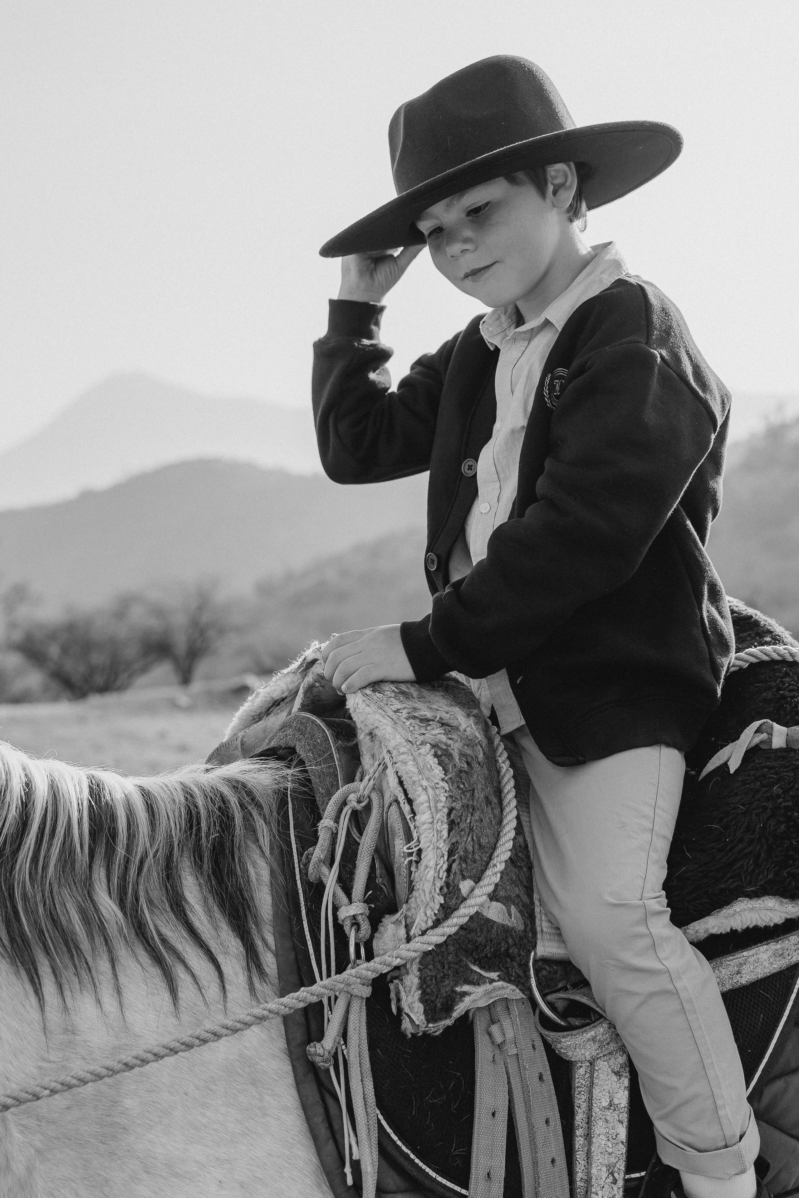 Horseback Mountain Photoshoot — Connection, Freedom & Natural Beauty. Photographer in Santiago, Chile Anna Almazova