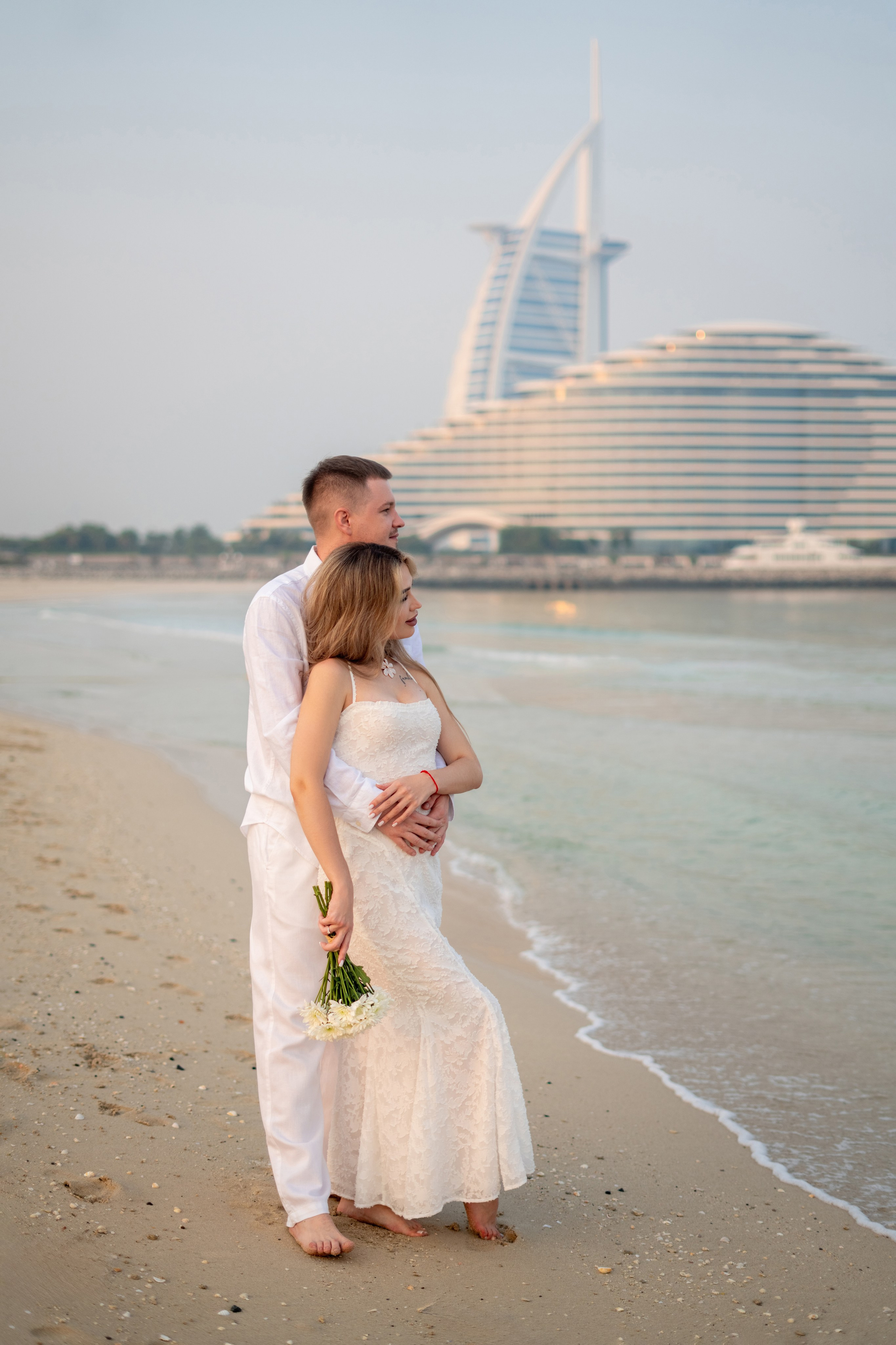 Sea breeze and kisses. Angela Iakovleva — Family Photographer in Dubai
