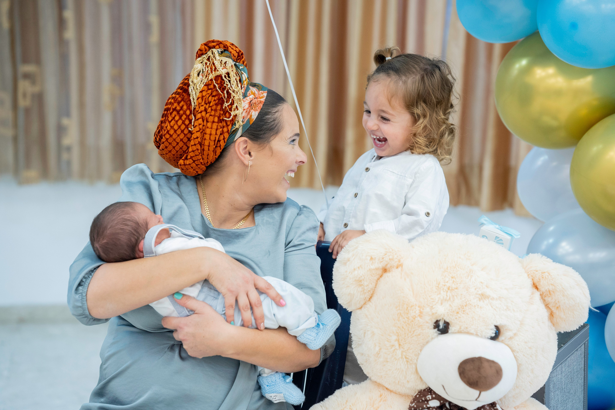 הברית של יוסף וחנה. יוסף מזרחי צילום חתונה, ברית וזוגיות. צלם מקצועי שאוהב להוציא אתכם הכי יפים ברגעים הכי מרגשים