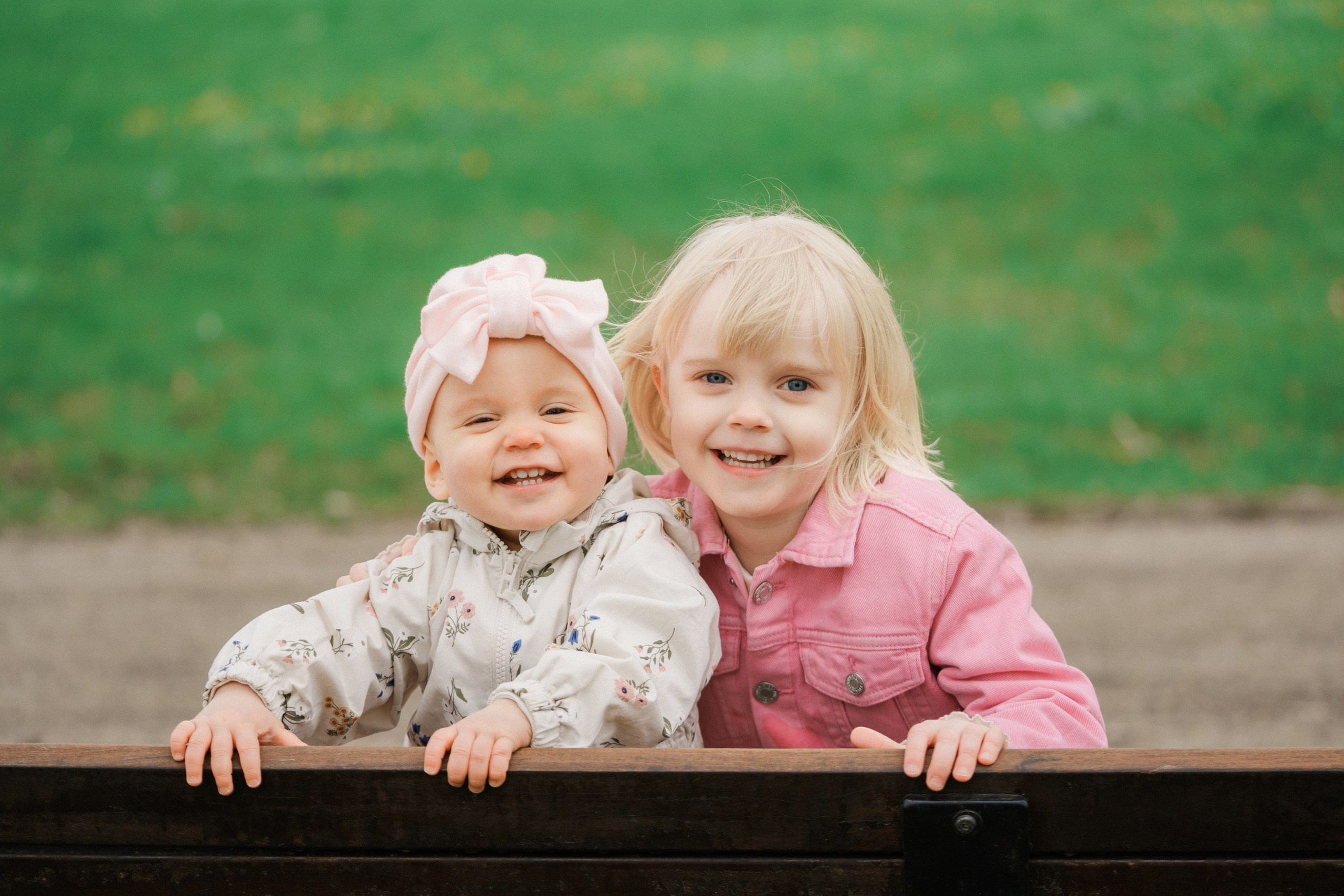 Keväinen perhekuvaus Vantaalla