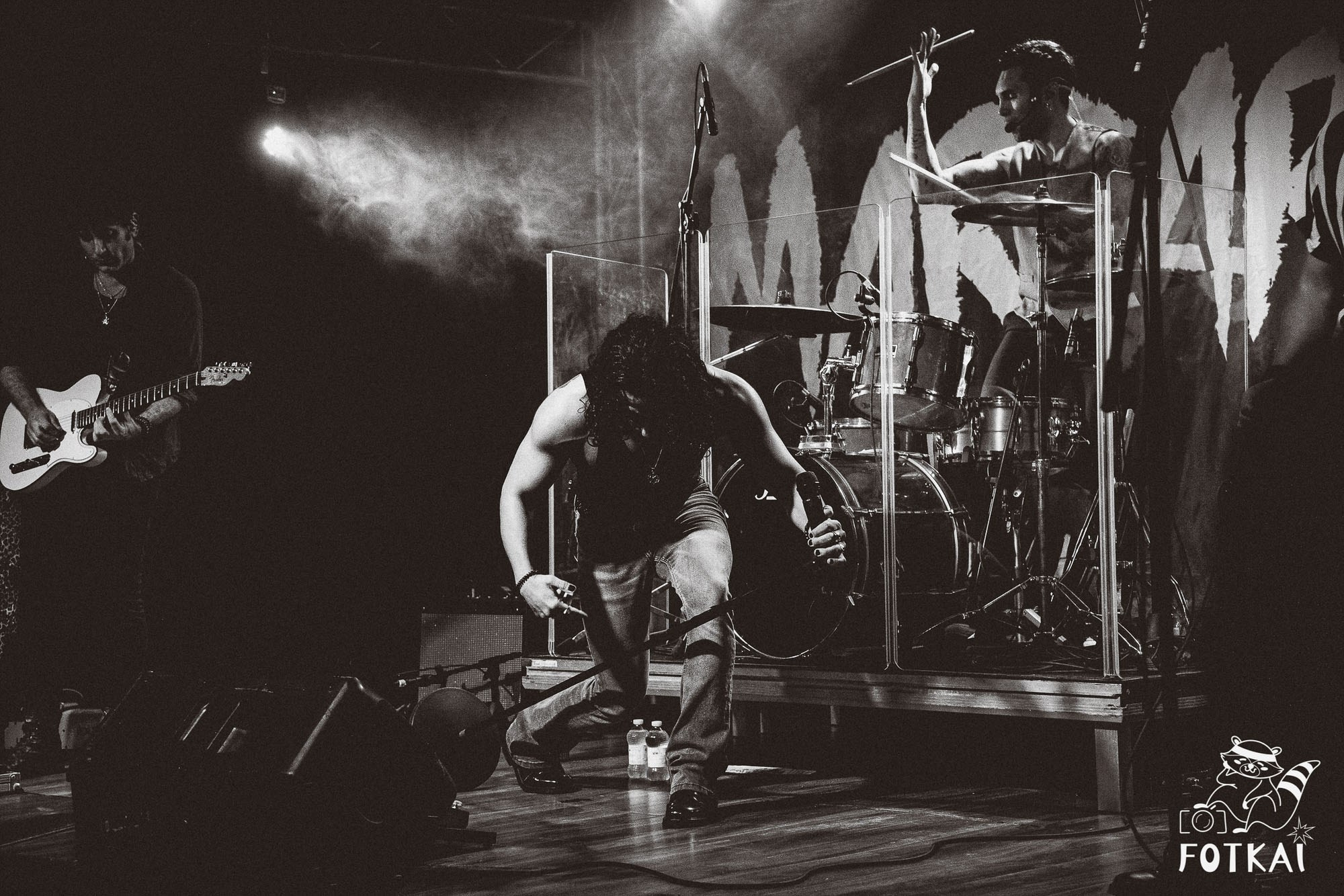 DENISDENIS — reportaje fotográfico del concierto en la Sala Marearock (Alicante) | FOTKAI