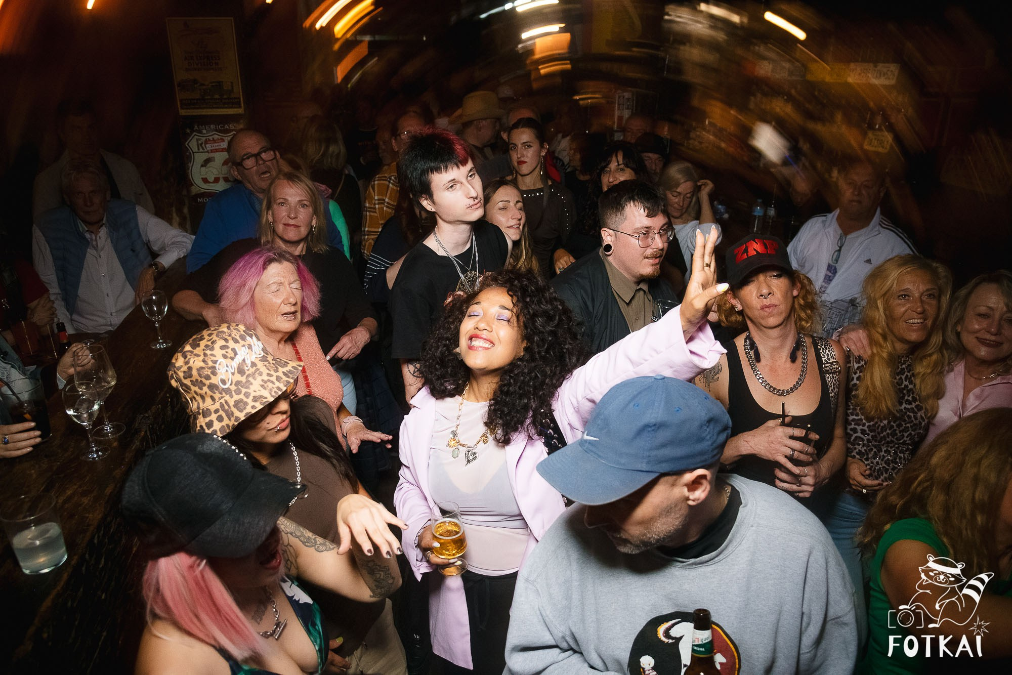 Amy Winehouse Tribute at El Paso Bar (March 28) — Live Concert Photo Report | FOTKAI