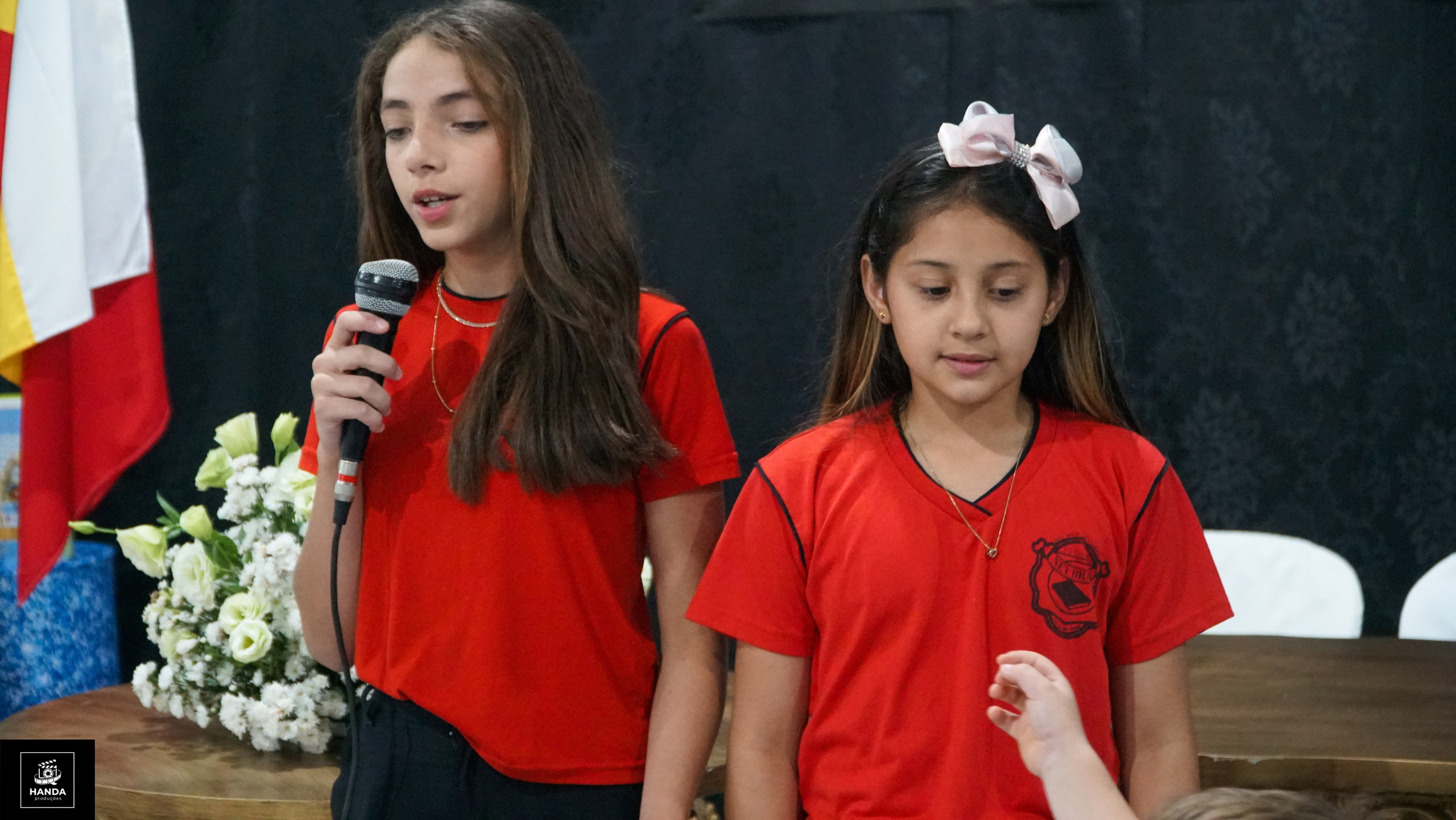Noite autógrafos colégio Aurélio Buarque de Holanda. Handa Produções