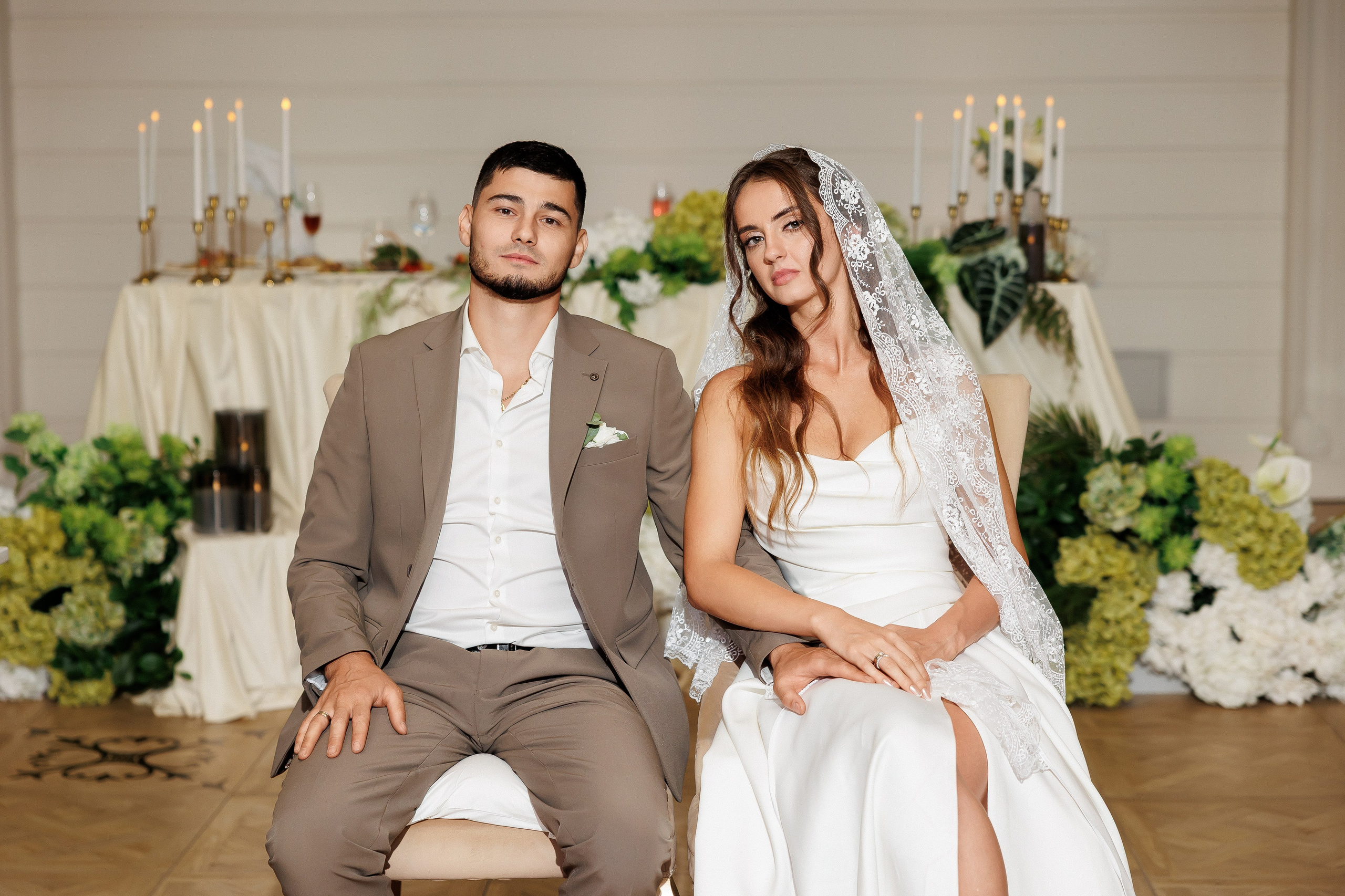 Eugen & Livia — Grand Elysee — Wedding Day. Servicii Foto și Video 067188353