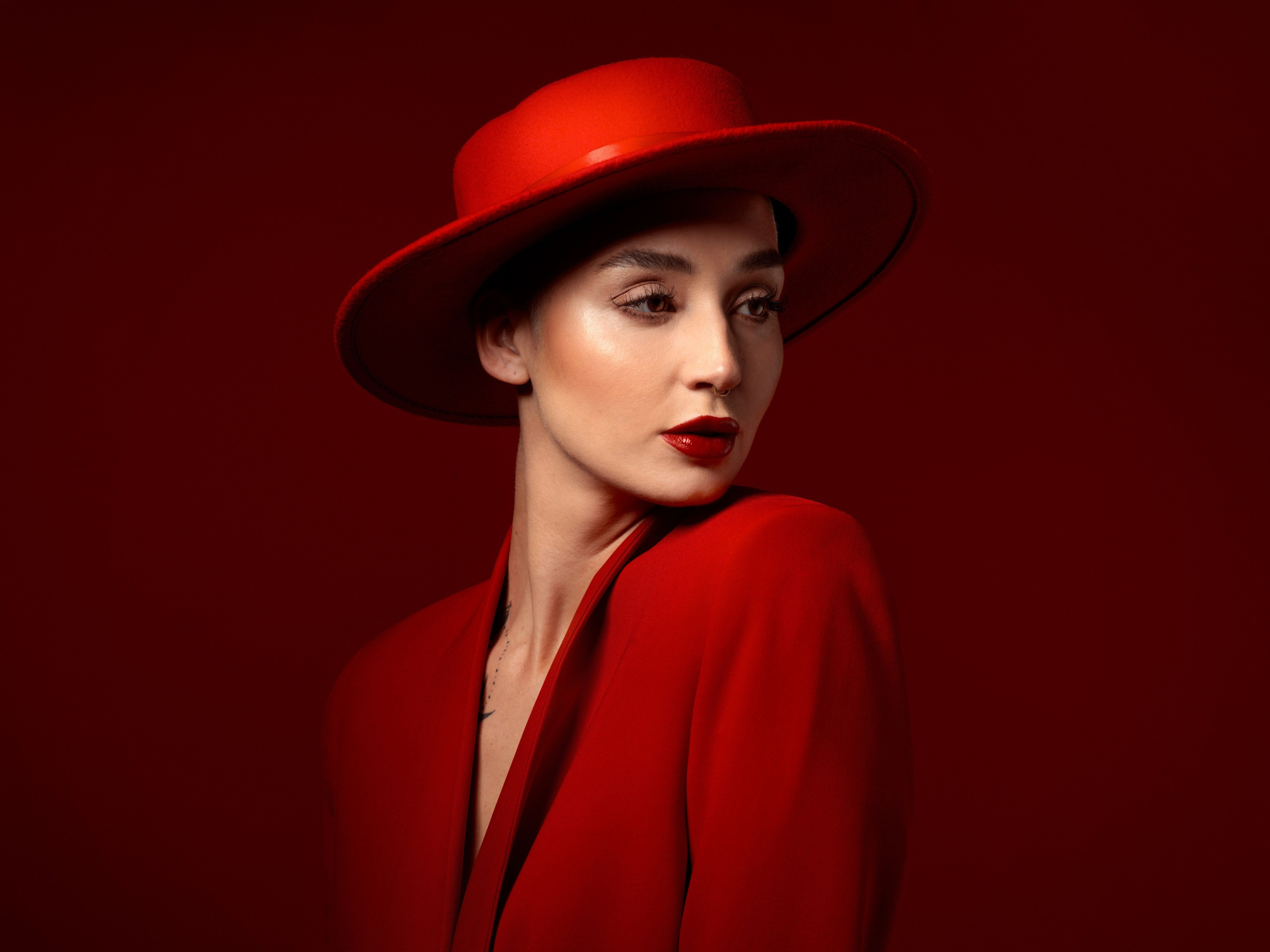 Professional fashion shoot in the studio NYC Alice Bell. Alice Bell — Wedding photographer in New York