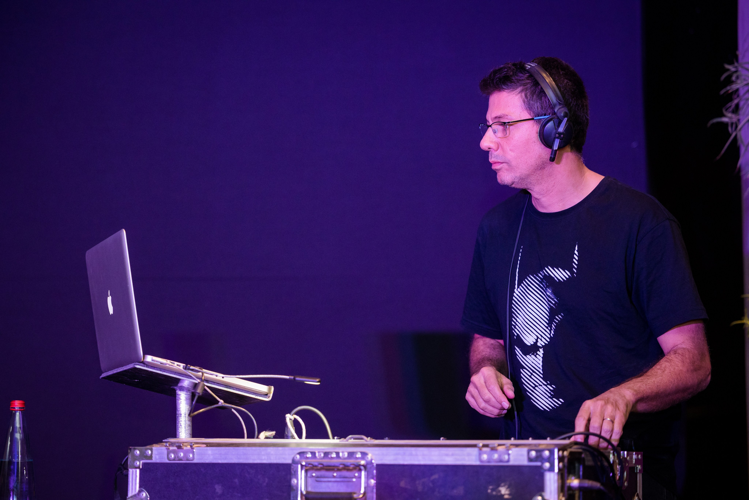 Pfizer. AMIR BUCHNIK PHOTOGRAPHER