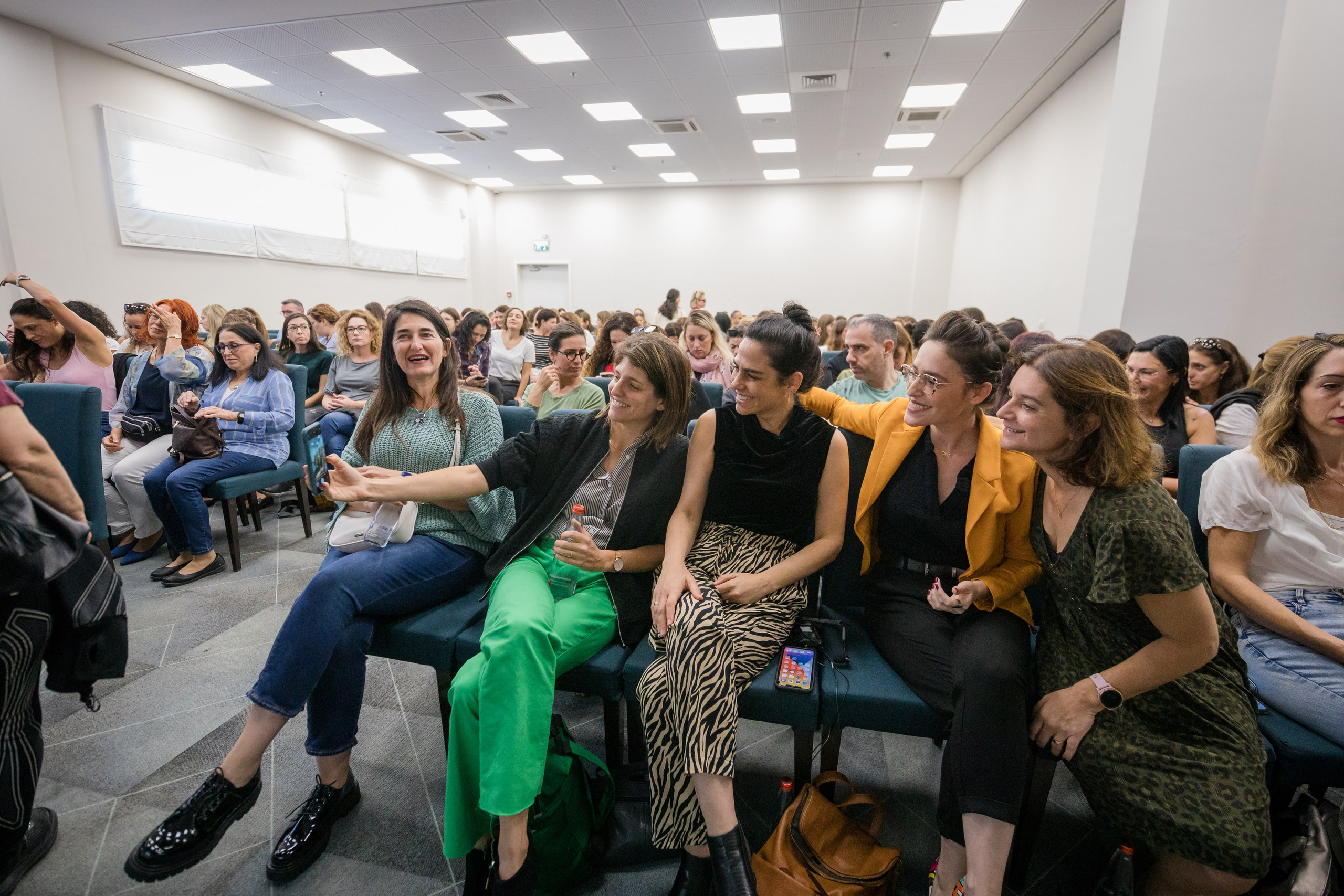 Pfizer. AMIR BUCHNIK PHOTOGRAPHER