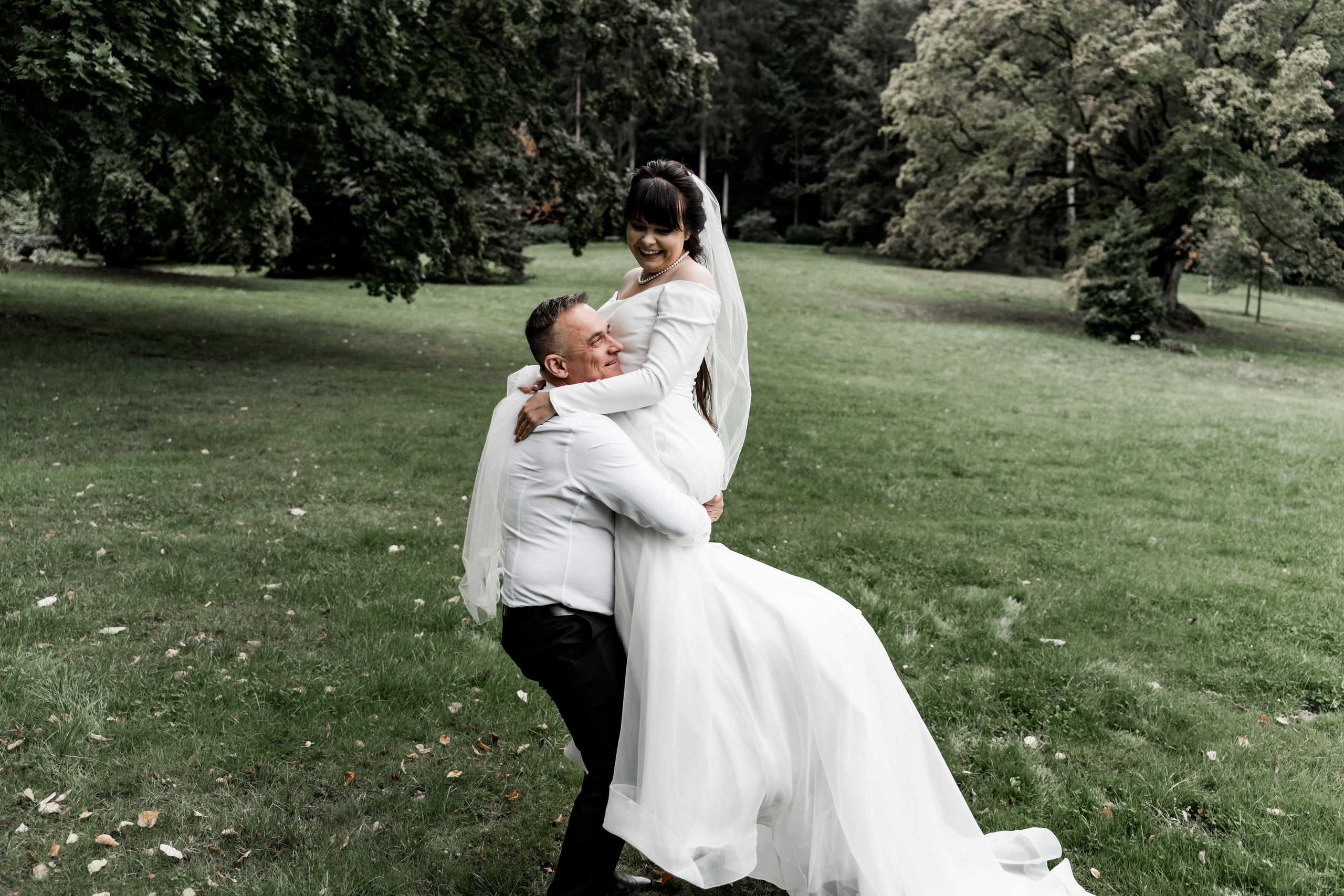 Andrei & Ira. Svatební fotograf a kameraman v Česku a po celé Evropě — Teplice, Ústí nad Labem, Praha, Drážďany