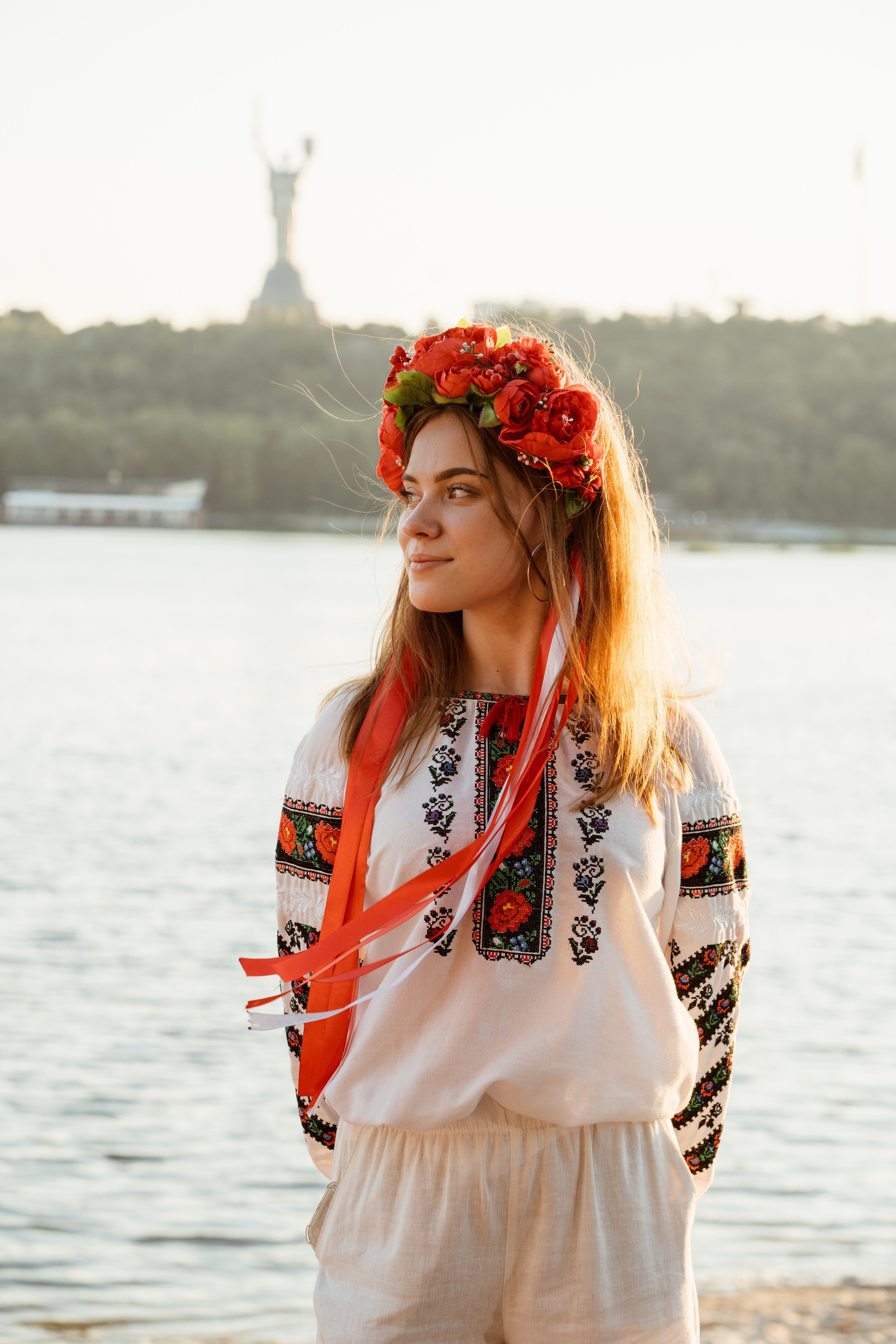 Milk Bar Party. Kostiantyn Holinchenko. Reportage and portrait photographer
