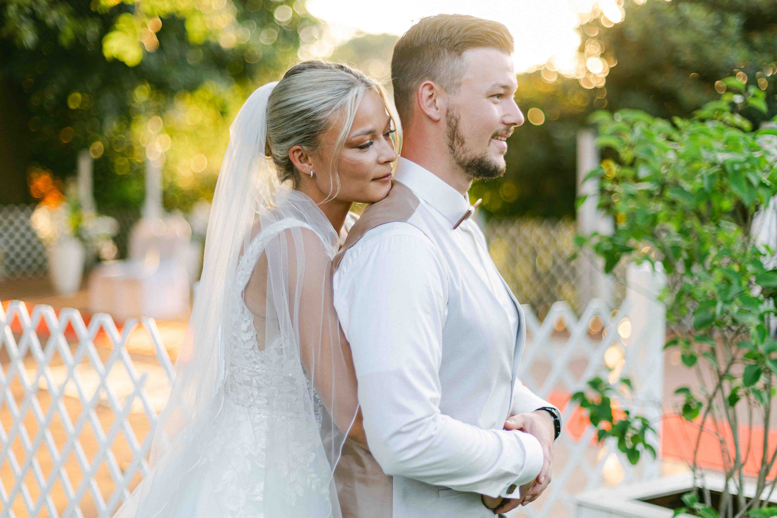 brautpaar bei ihrer hochzeit im ak happiness 