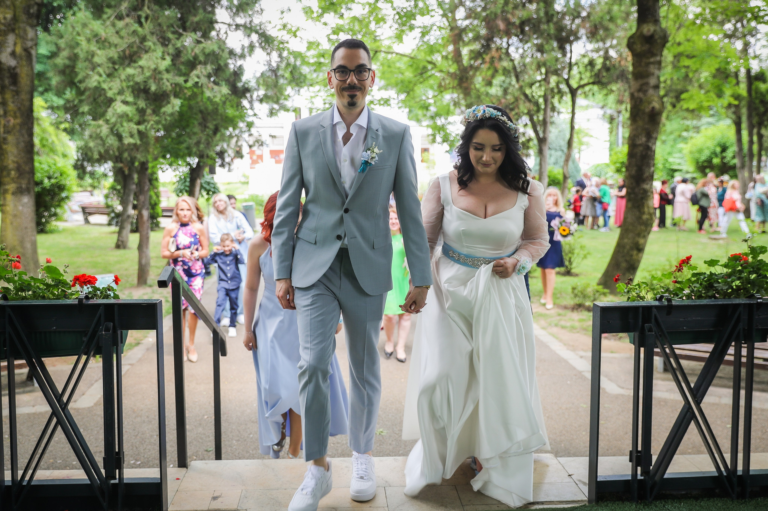 Andreea & Andrei — autentic, asumat, real. Rares Bucur is a professional wedding photographer based in Cluj-Napoca, Romania, specializing in wedding photography