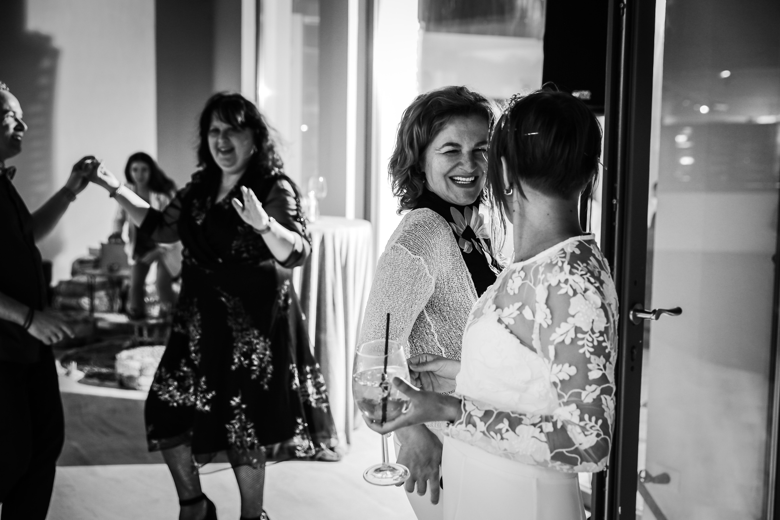 Oana&Bogdan — distractie, rasete, amintiri. Rares Bucur is a professional wedding photographer based in Cluj-Napoca, Romania, specializing in wedding photography