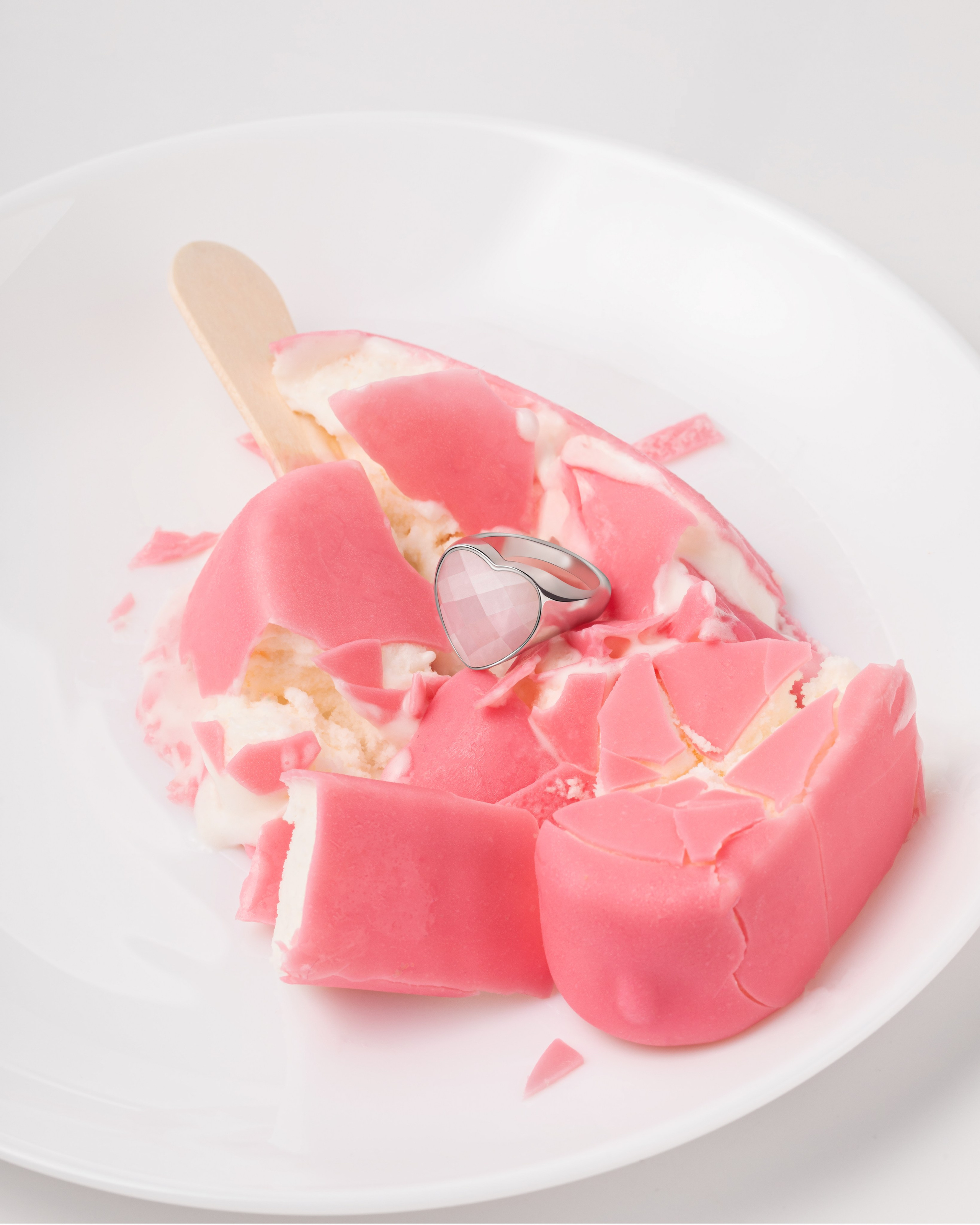 jewelry retouching, high-end jewelry editing, ring photo retouch, necklace retouching, earring retouch, bracelet photo editing, gold jewelry editing, silver retouching, diamond photo retouch, gemstone retouching, jewelry photo enhancement, jewelry for social media, Instagram jewelry visuals, clean jewelry retouch, shiny metal retouching, jewelry background cleanup, product retouching for Instagram, jewelry flatlay editing, sparkle enhancement, jewelry shadows retouch, jewelry color correction, commercial photo retouching, e-commerce retouching, high-end product retouching, product photography editing, clean product visuals, photo editing for brands, professional product retoucher, minimal product editing, packaging retouching, advertising photo editing