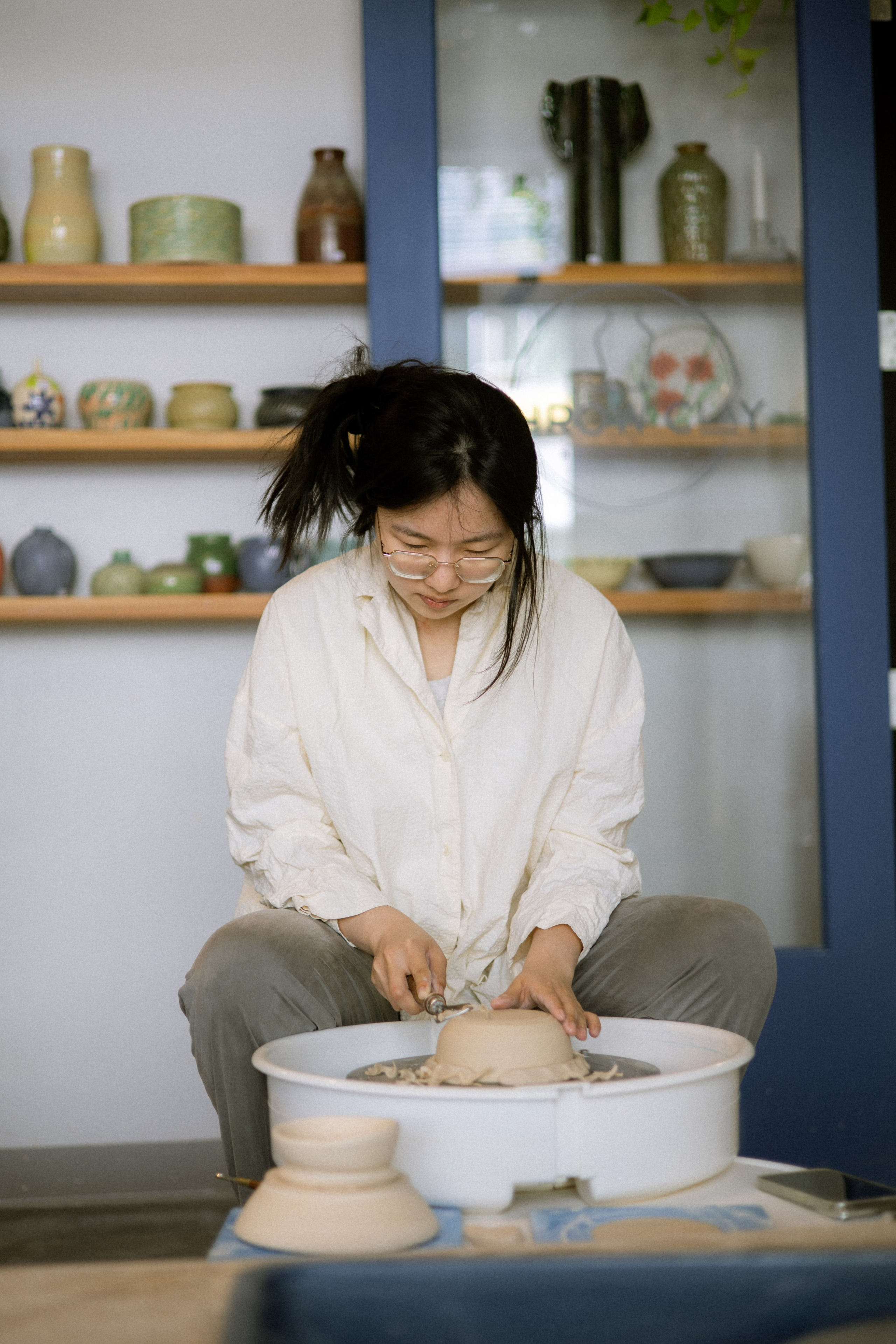 Pottery Studio Session | Throw Clay LA Studio. Photographer in Los Angeles. Julia Ishmuratova